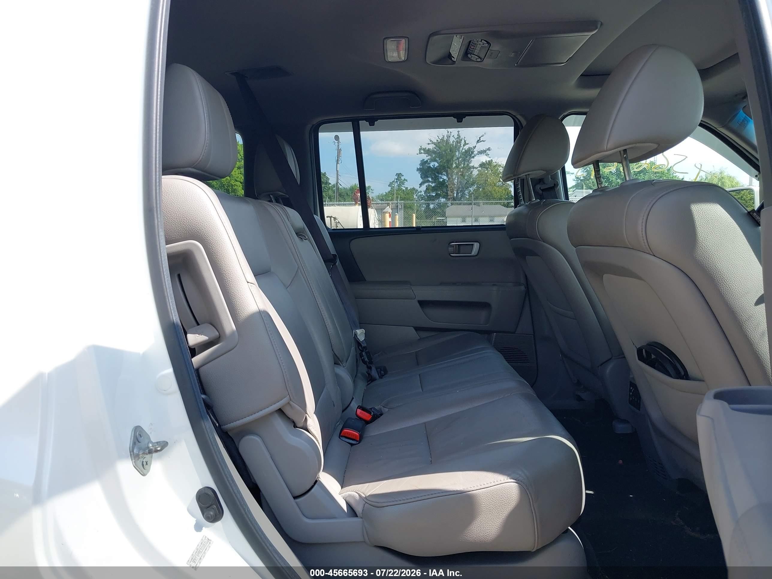 2012 Honda Pilot Touring Белый vin: 5FNYF4H90CB018175