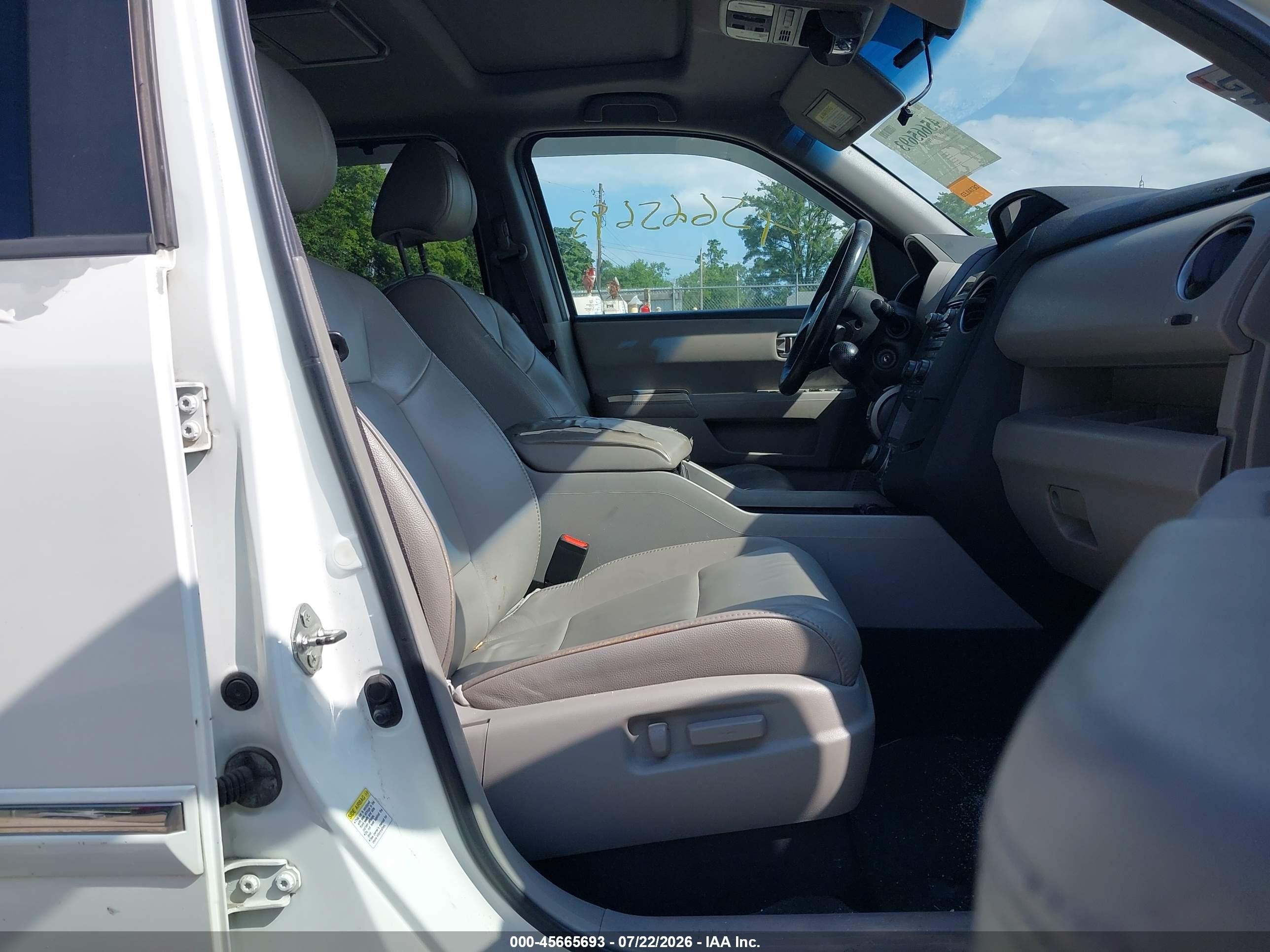 2012 Honda Pilot Touring Белый vin: 5FNYF4H90CB018175