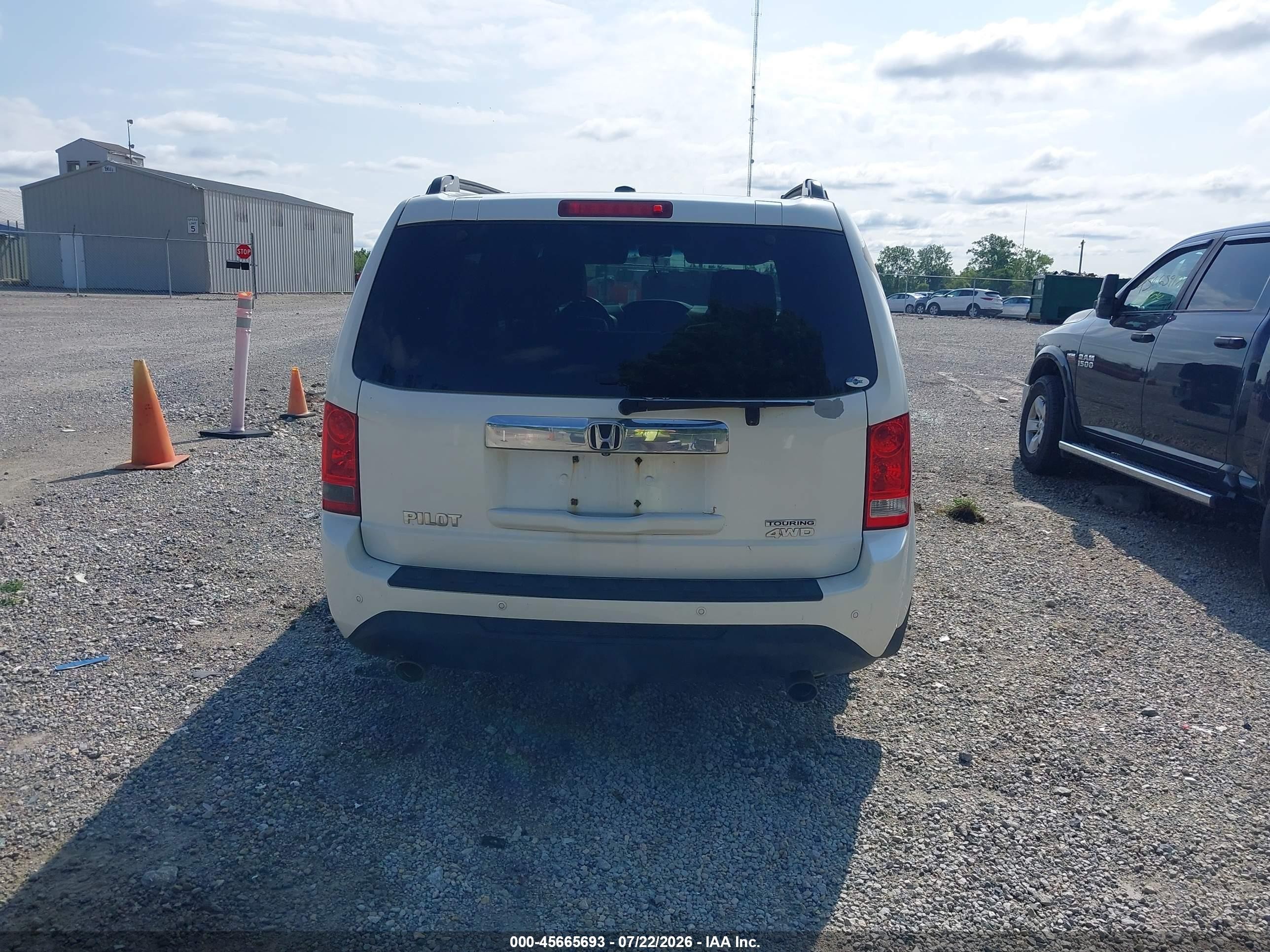 2012 Honda Pilot Touring Белый vin: 5FNYF4H90CB018175