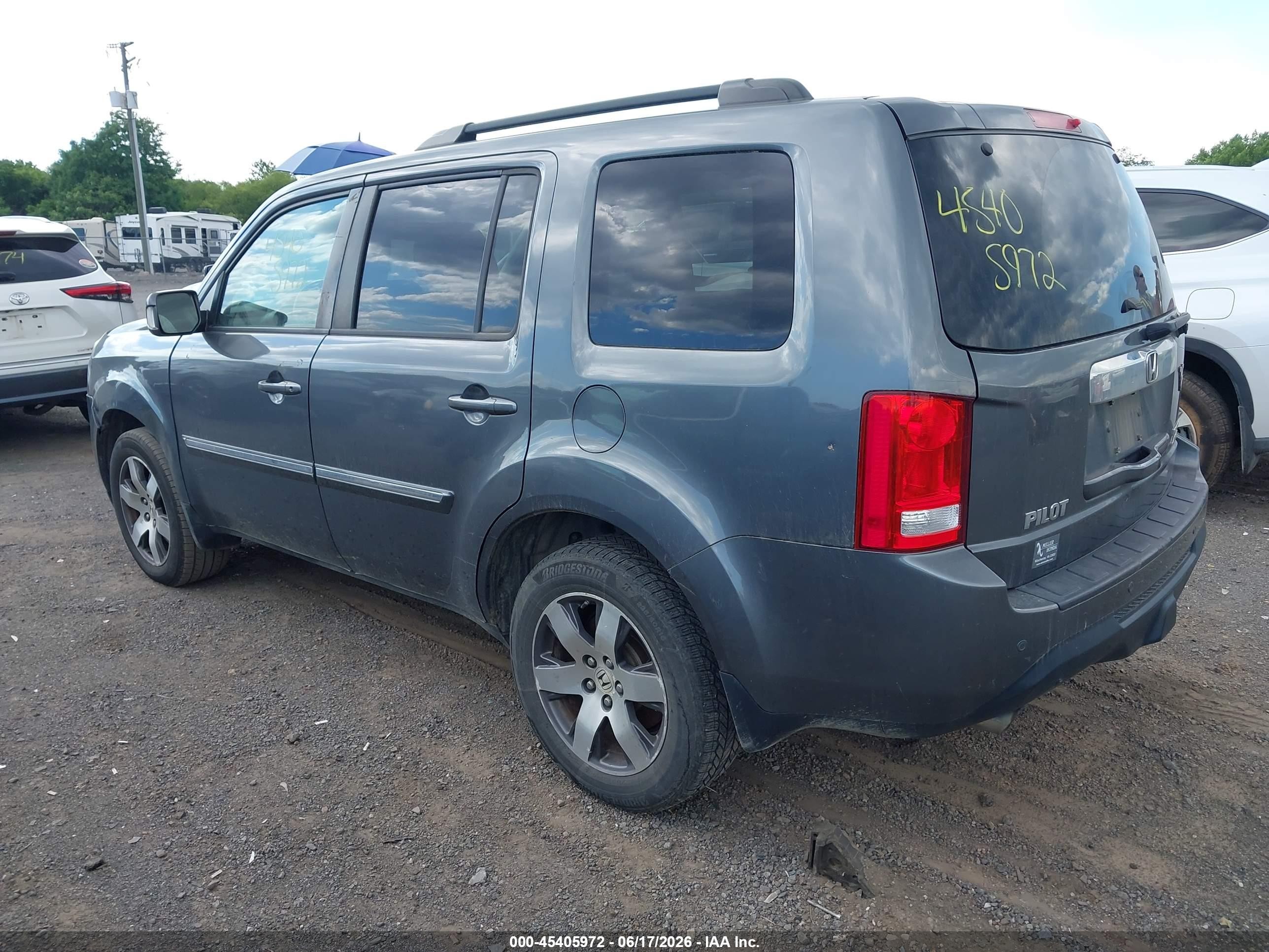 2012 Honda Pilot Touring Gray vin: 5FNYF4H90CB051936