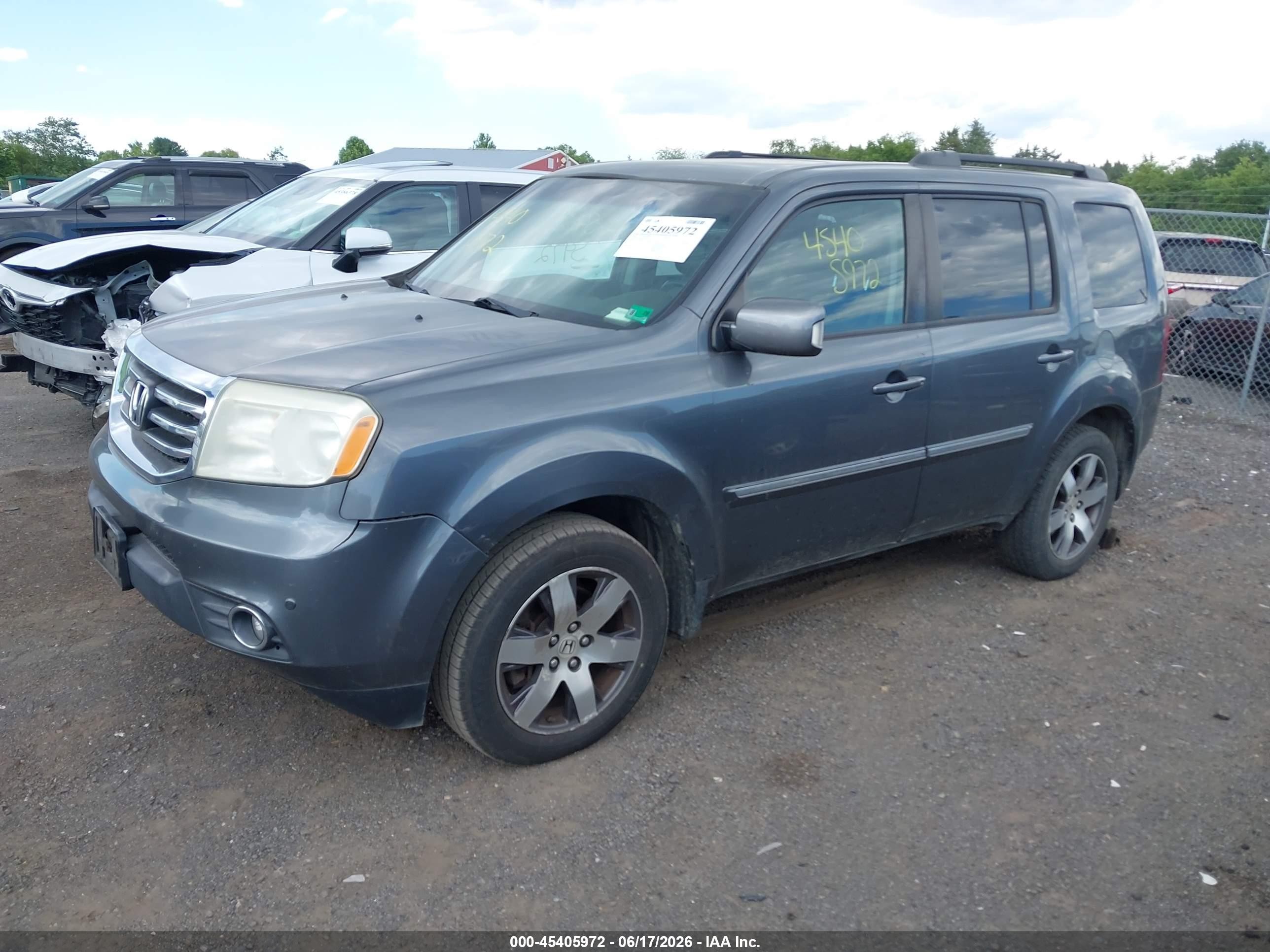 2012 Honda Pilot Touring Gray vin: 5FNYF4H90CB051936