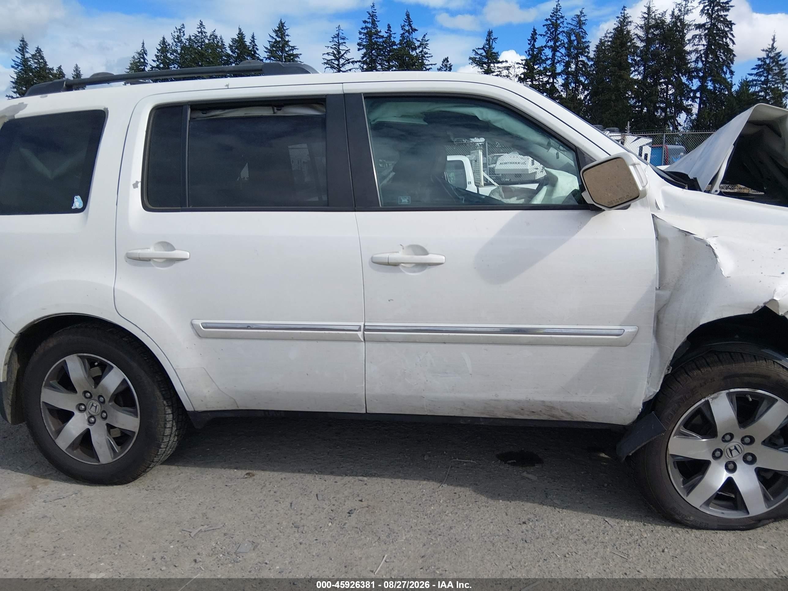 2012 Honda Pilot Touring White vin: 5FNYF4H90CB055436