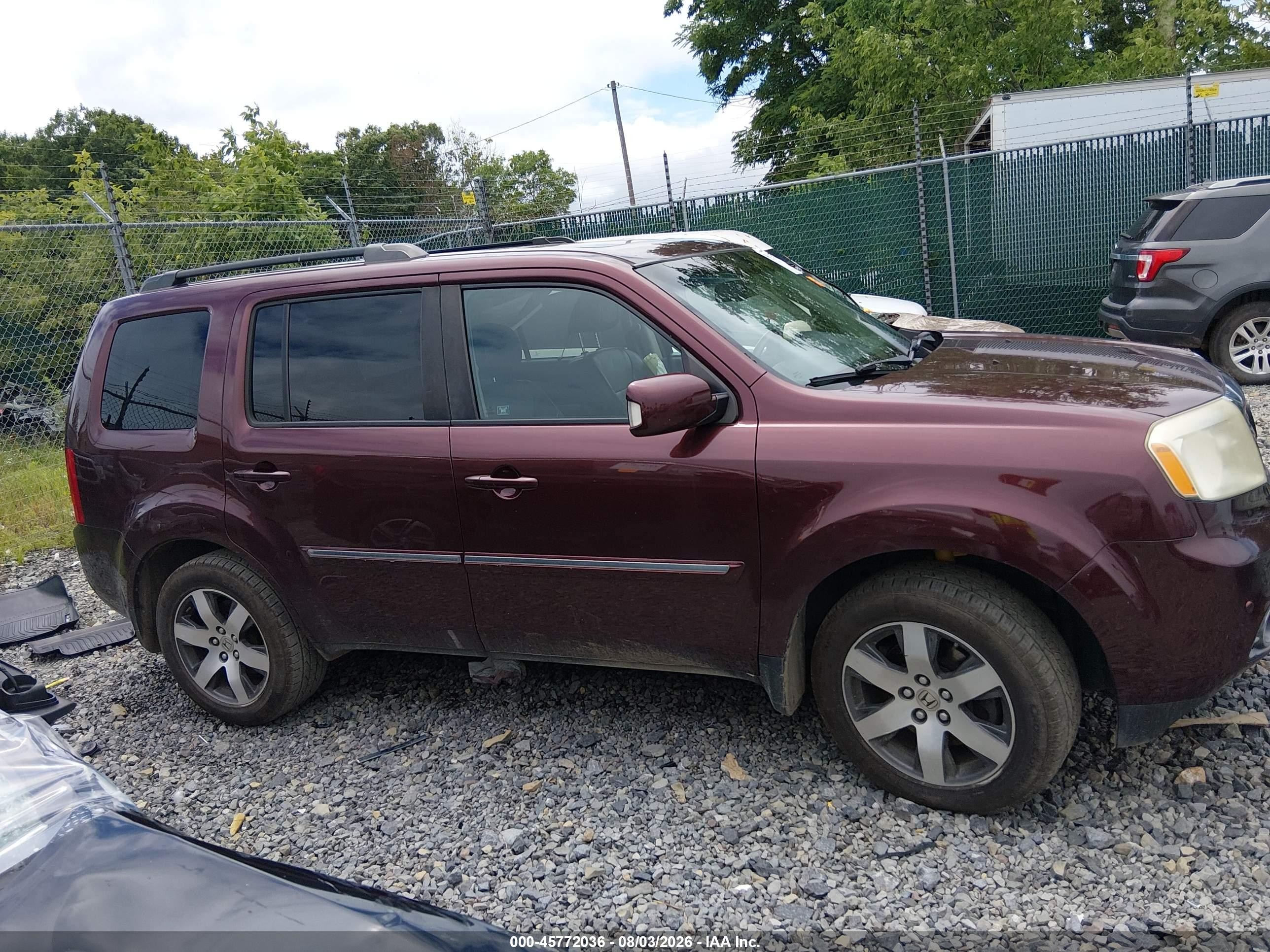 2012 Honda Pilot Touring Burgundy vin: 5FNYF4H90CB065514