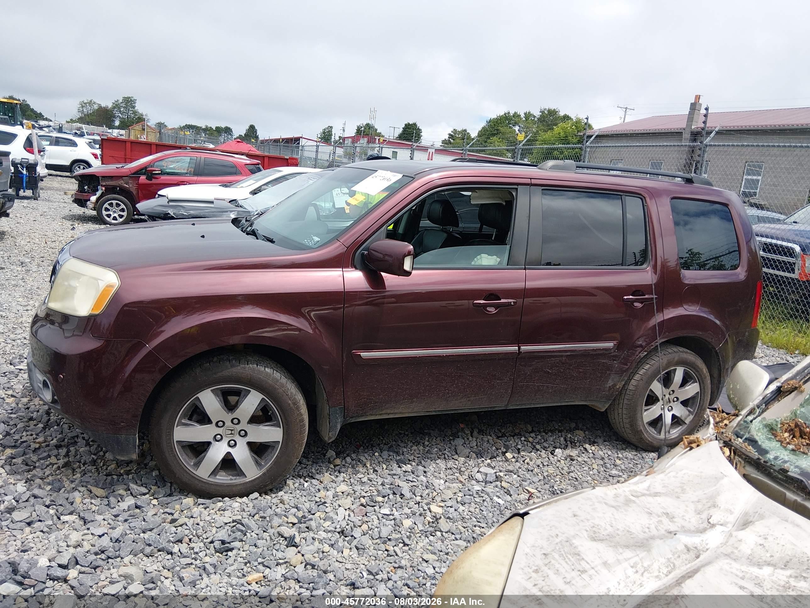 2012 Honda Pilot Touring Burgundy vin: 5FNYF4H90CB065514