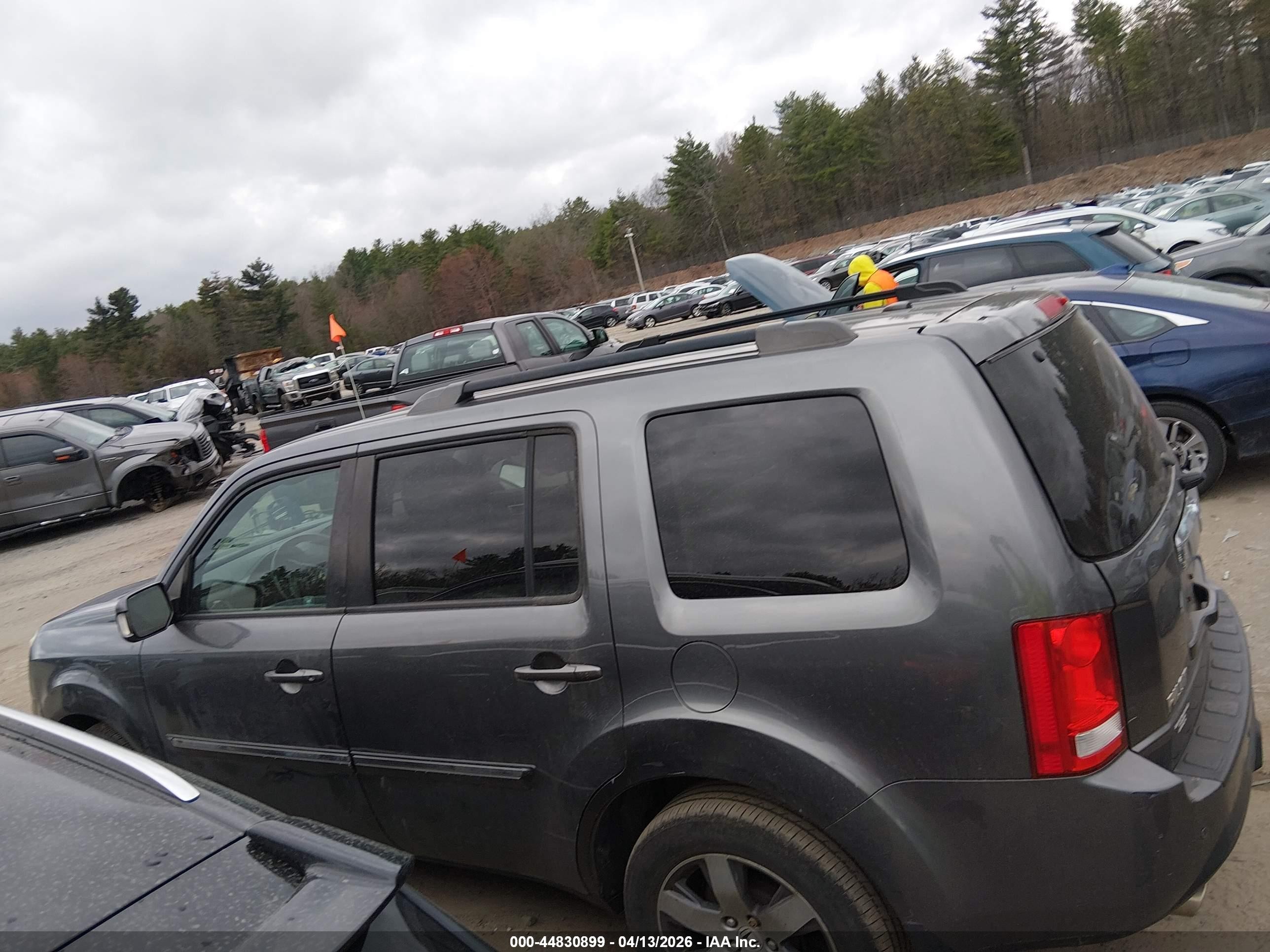 2012 Honda Pilot Touring Gray vin: 5FNYF4H90CB067182