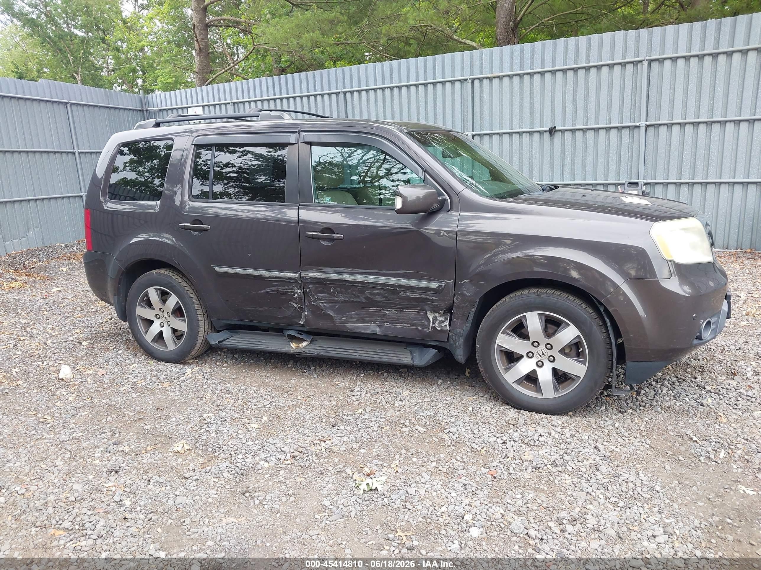 2012 Honda Pilot Touring Gray vin: 5FNYF4H90CB071779