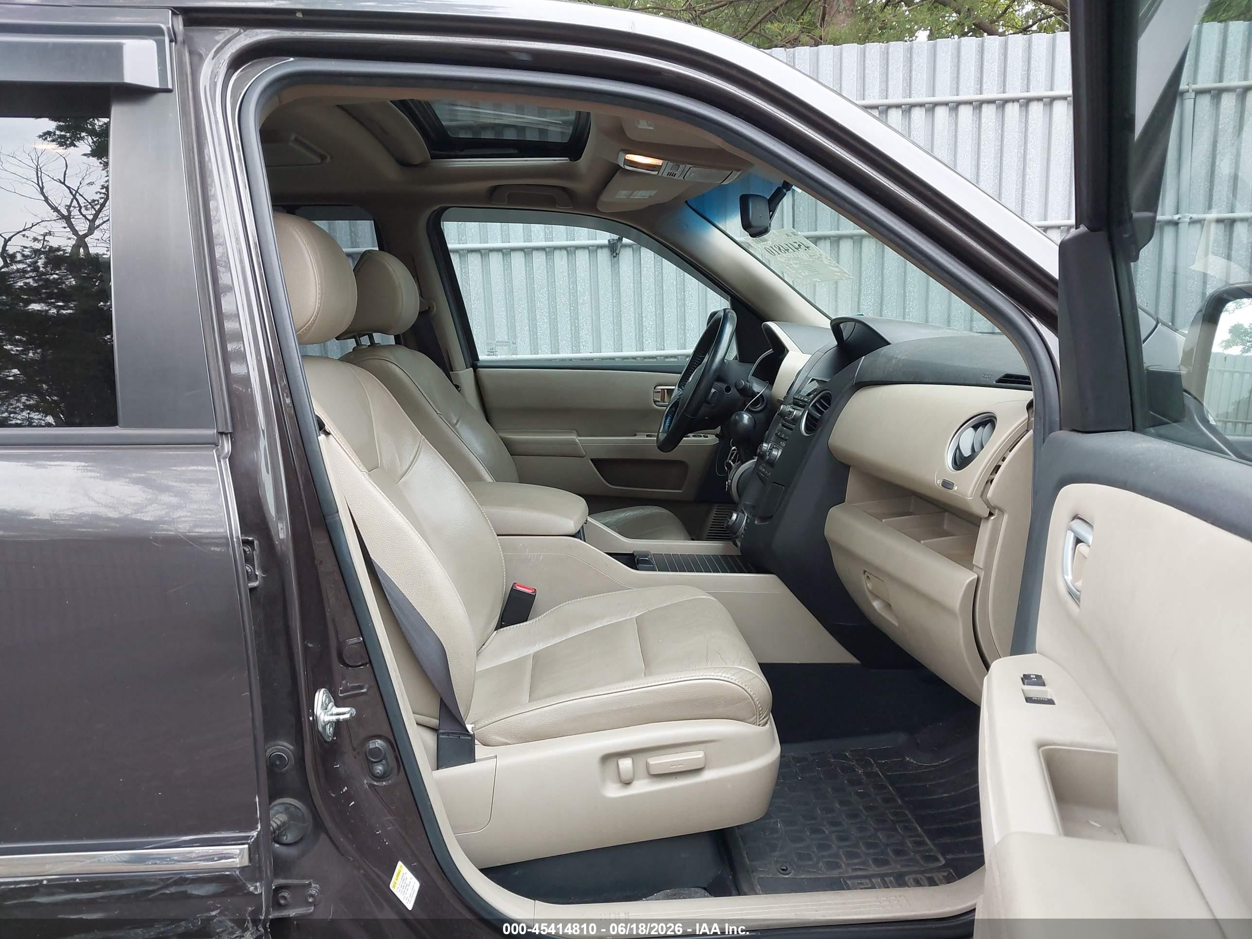 2012 Honda Pilot Touring Gray vin: 5FNYF4H90CB071779