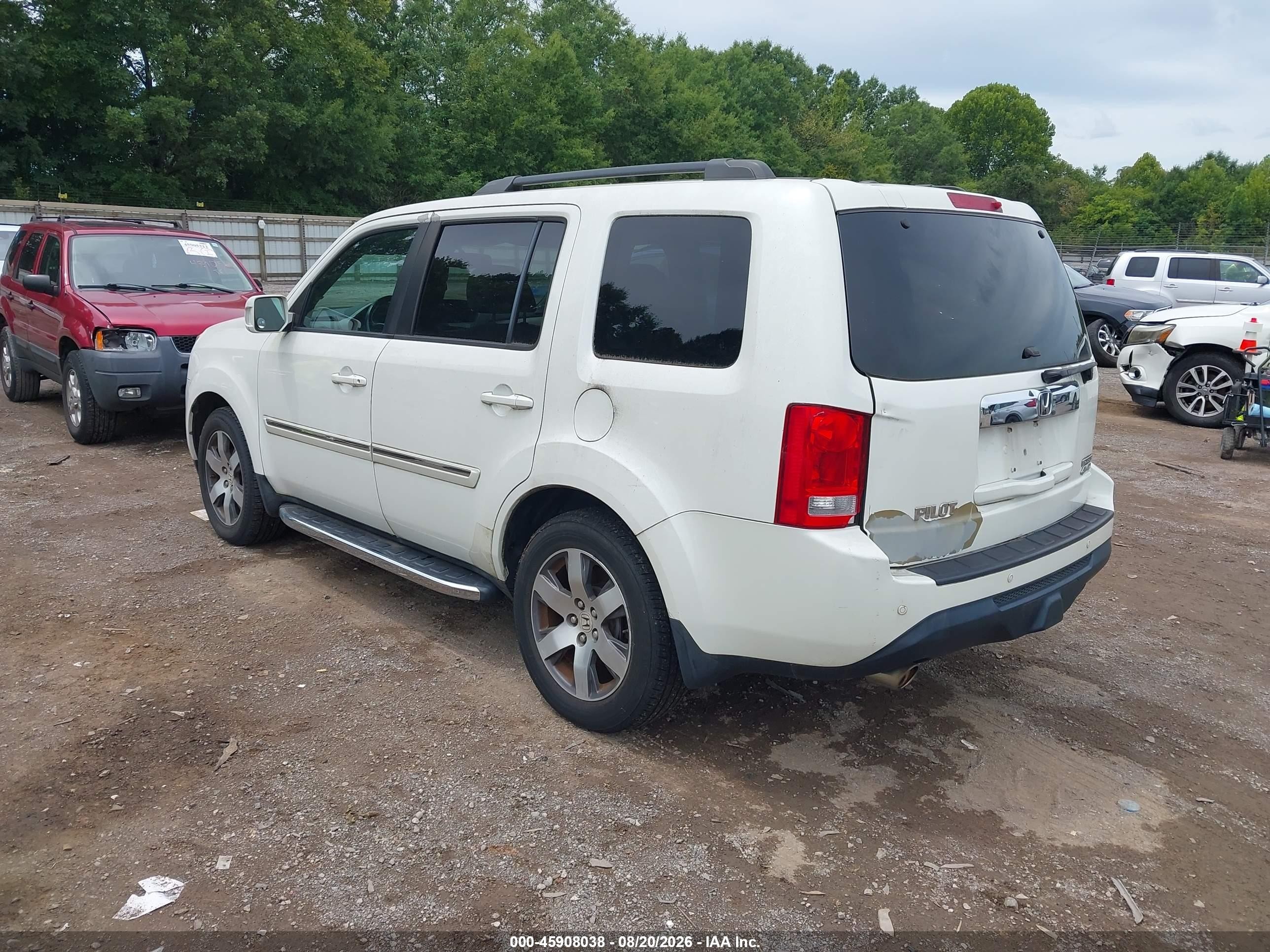 2013 Honda Pilot Touring White vin: 5FNYF4H90DB026293
