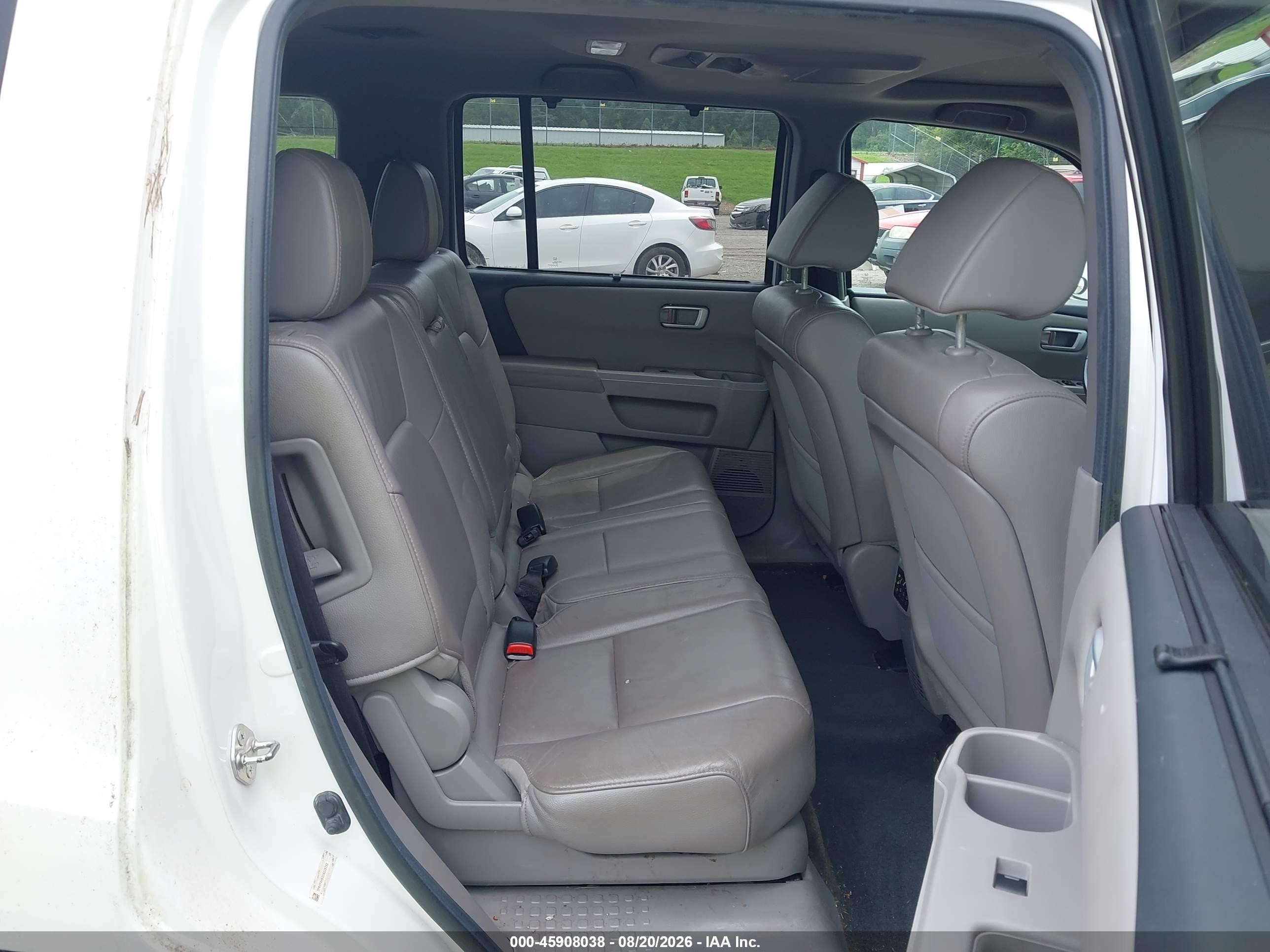 2013 Honda Pilot Touring White vin: 5FNYF4H90DB026293