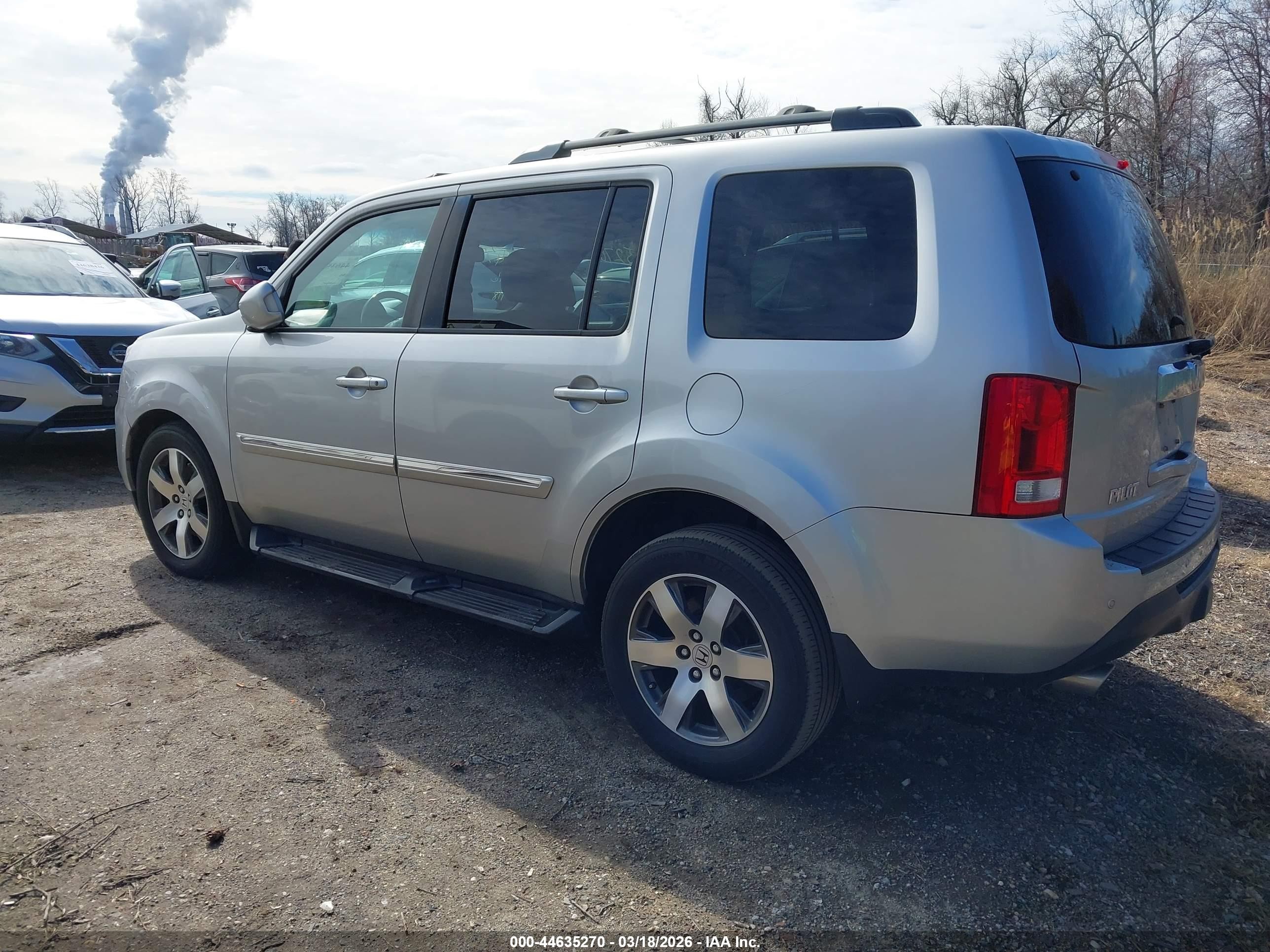 2014 Honda Pilot Touring Silver vin: 5FNYF4H90EB038543