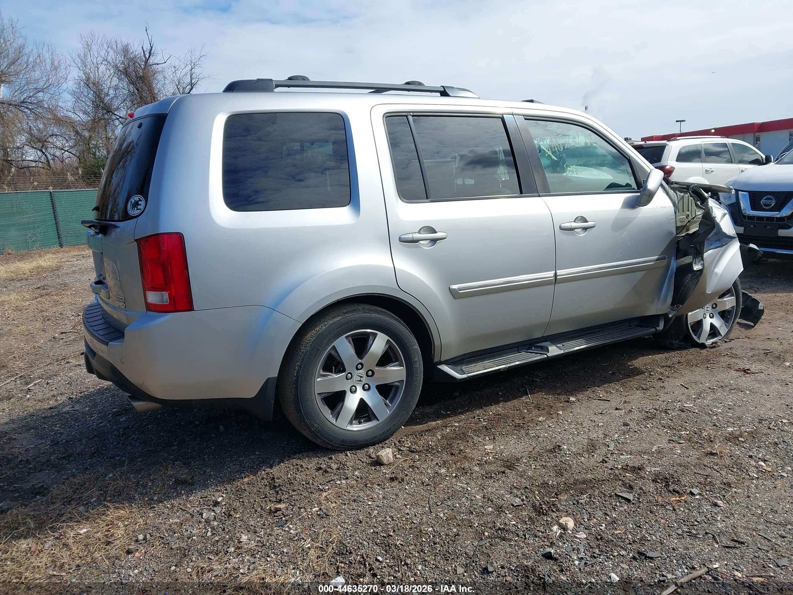 2014 Honda Pilot Touring Silver vin: 5FNYF4H90EB038543