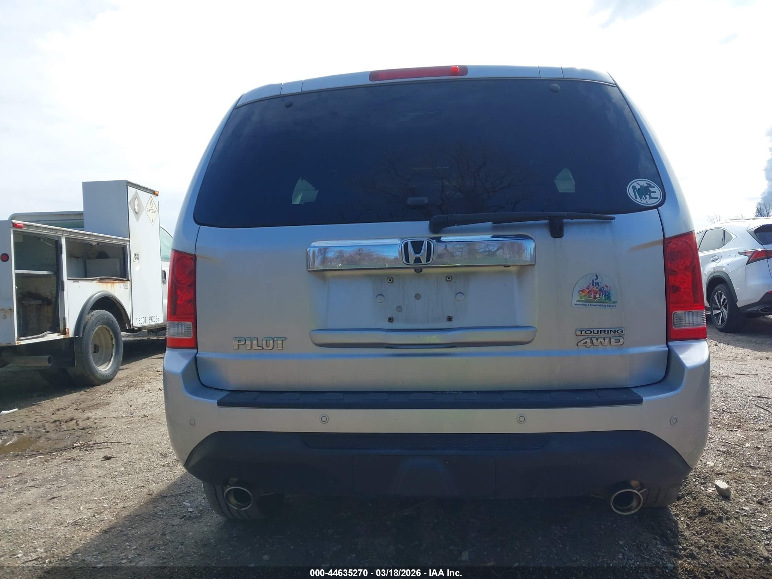 2014 Honda Pilot Touring Silver vin: 5FNYF4H90EB038543