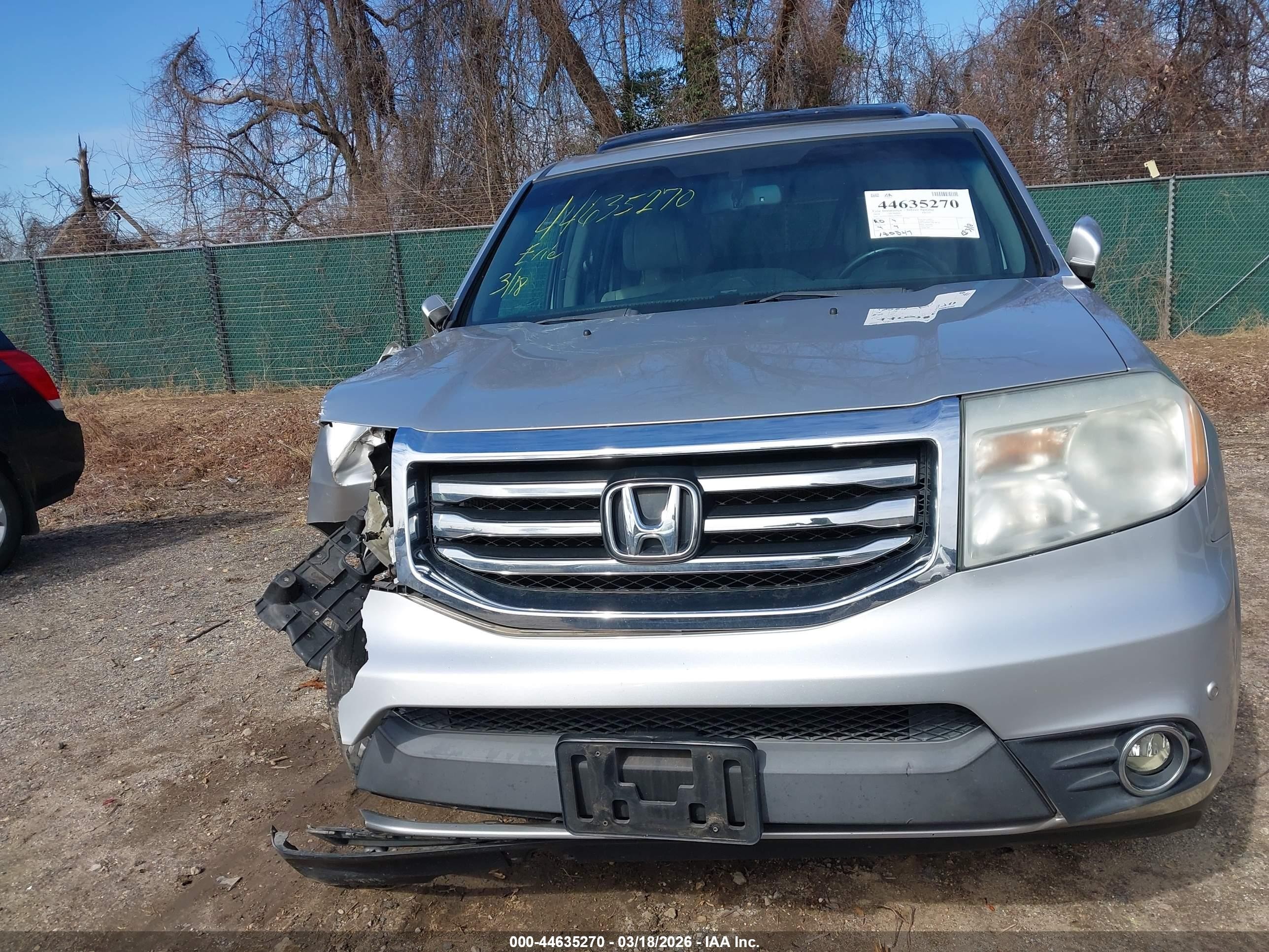 2014 Honda Pilot Touring Silver vin: 5FNYF4H90EB038543