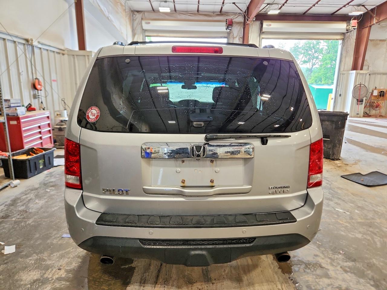 2015 Honda Pilot Touring Silver vin: 5FNYF4H90FB001154