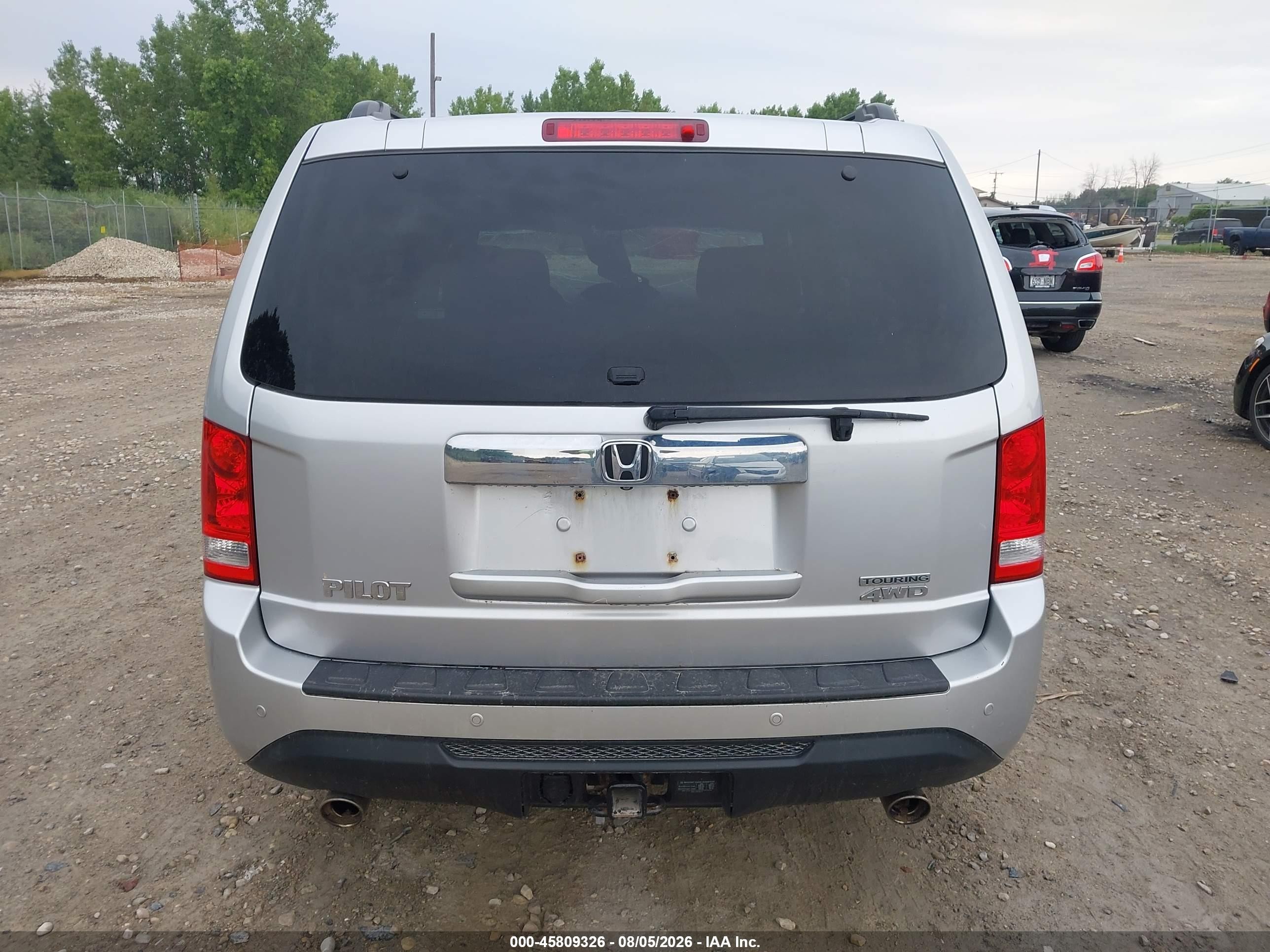 2015 Honda Pilot Touring Silver vin: 5FNYF4H90FB016222