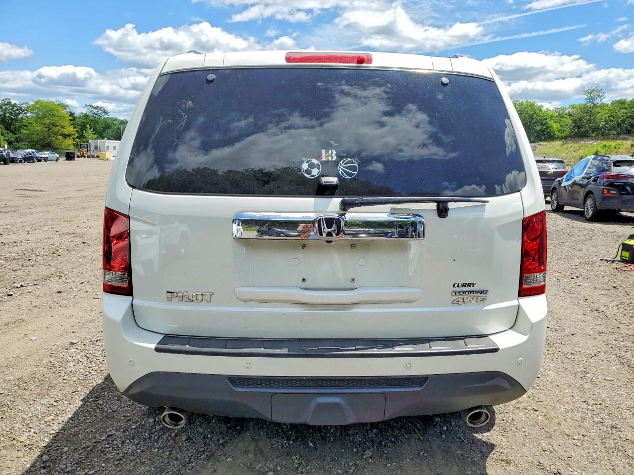 2015 Honda Pilot Touring White vin: 5FNYF4H90FB023249