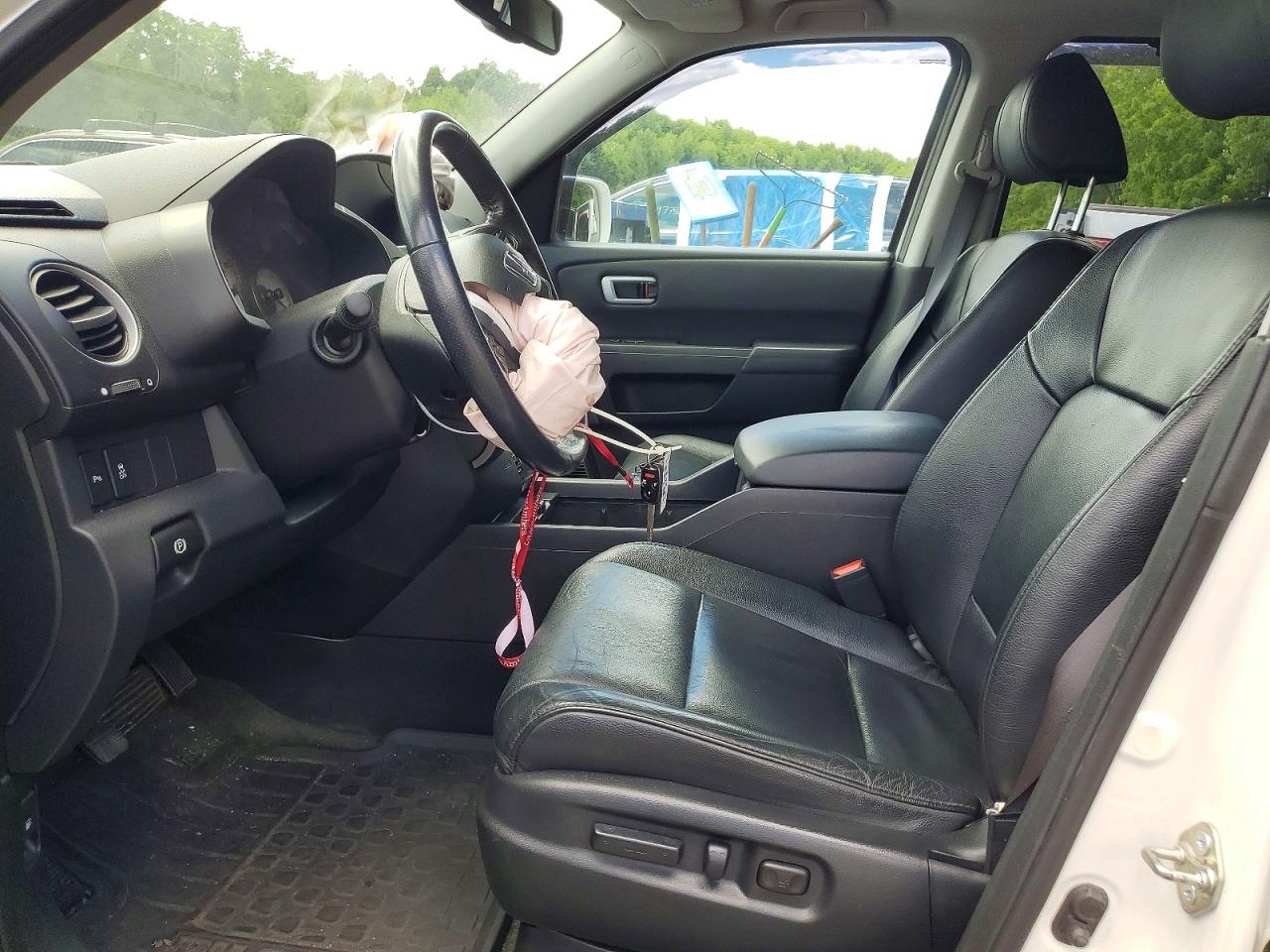 2015 Honda Pilot Touring White vin: 5FNYF4H90FB023249
