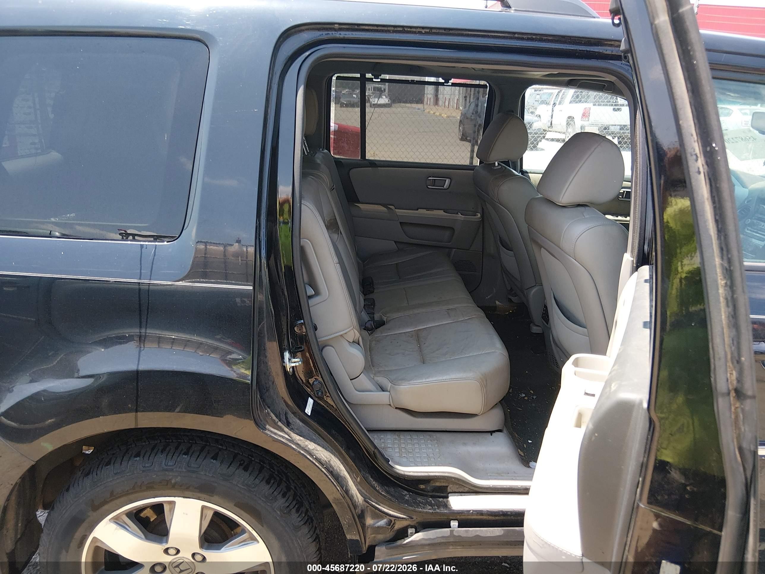 2015 Honda Pilot Touring Black vin: 5FNYF4H90FB039645