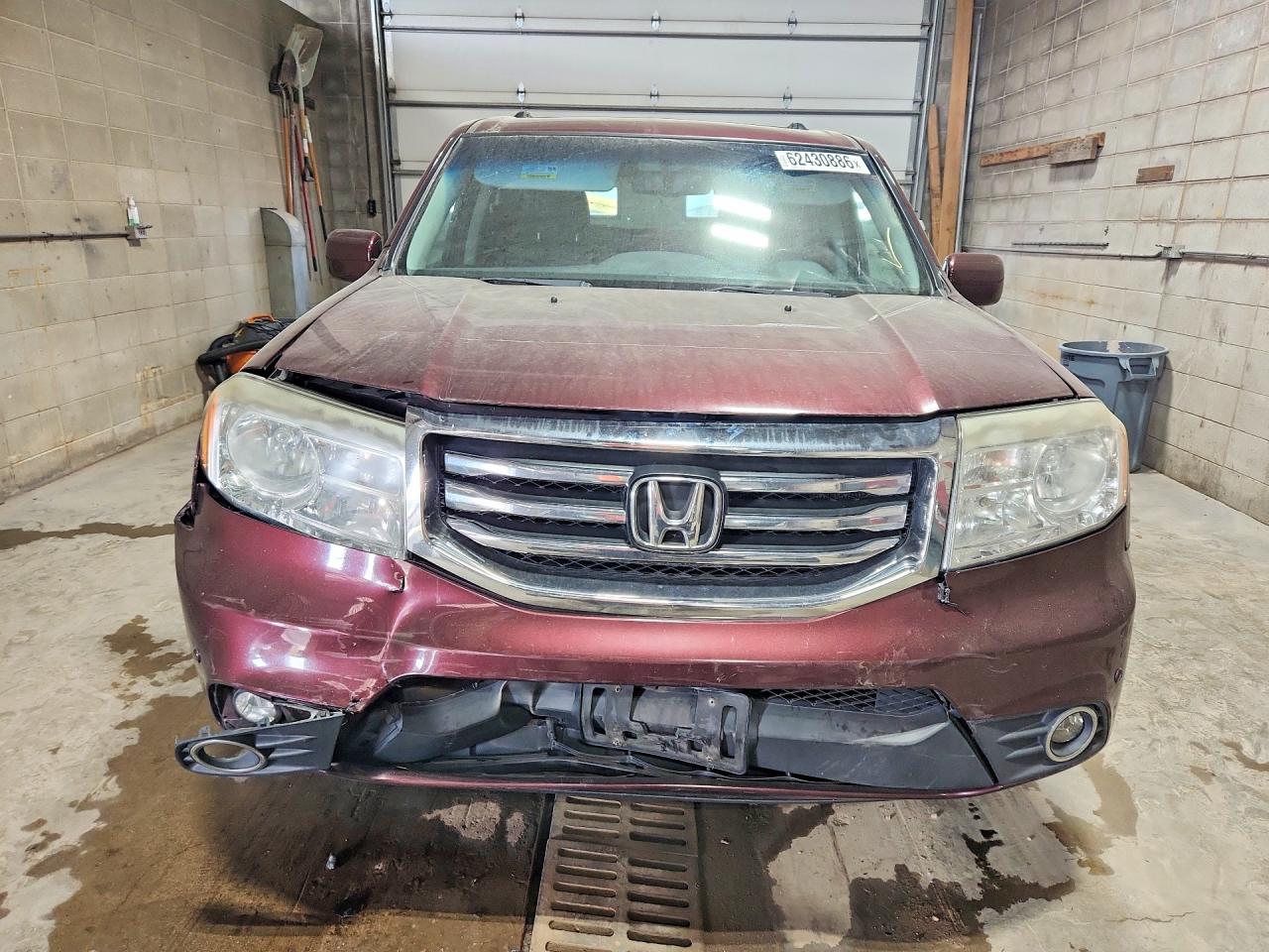 2015 Honda Pilot Touring Red vin: 5FNYF4H90FB066425