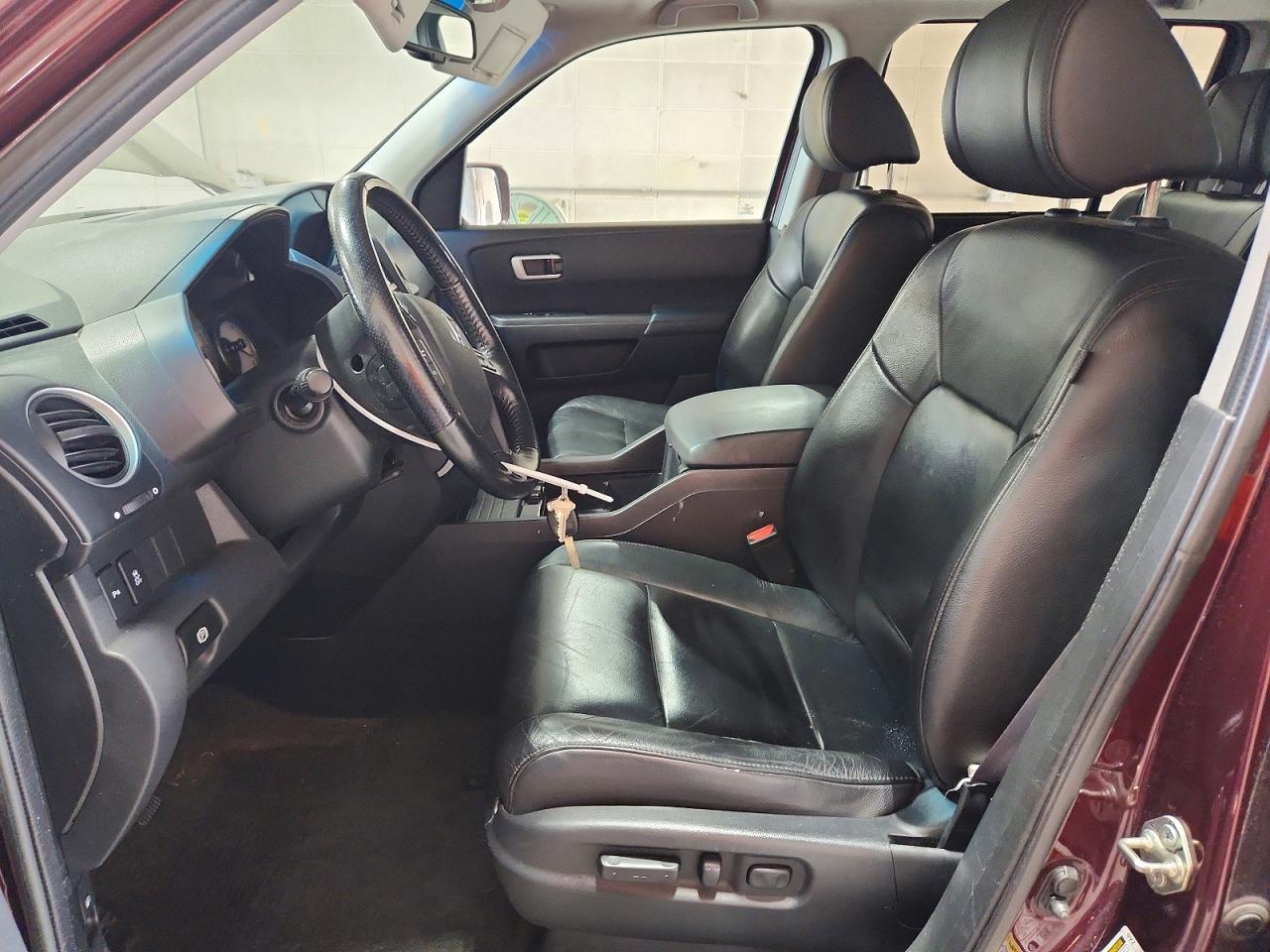 2015 Honda Pilot Touring Red vin: 5FNYF4H90FB066425