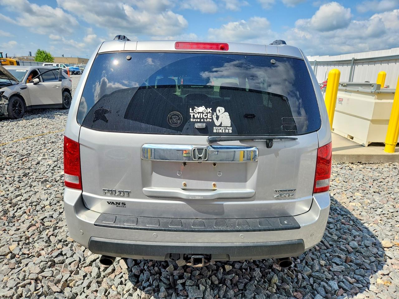 2010 Honda Pilot Touring Silver vin: 5FNYF4H91AB014486