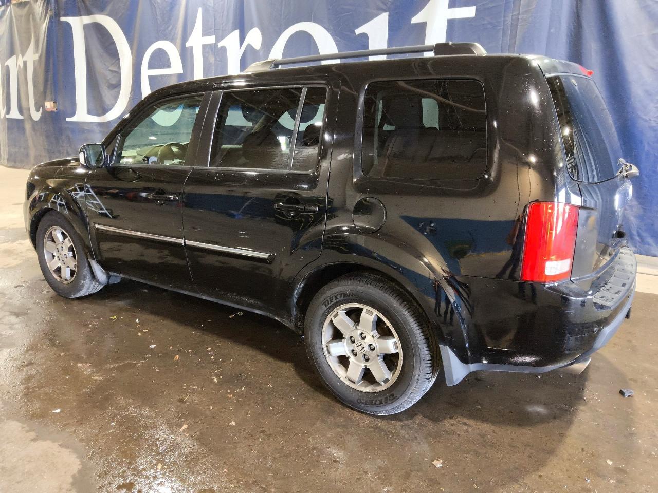 2010 Honda Pilot Touring Black vin: 5FNYF4H91AB502272