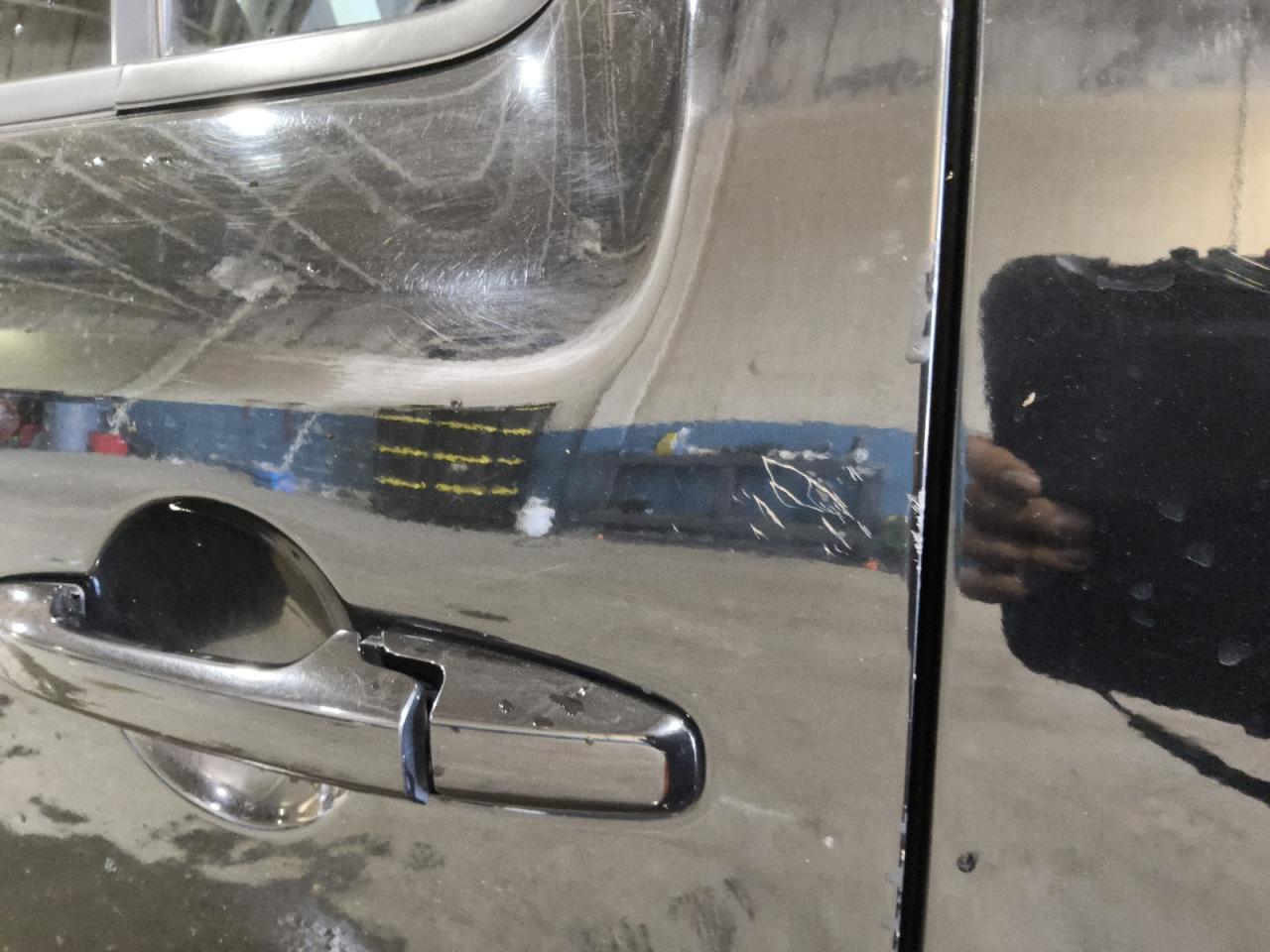2010 Honda Pilot Touring Black vin: 5FNYF4H91AB502272 Damage: Left Rear Door, Heavy Scratch, 6 To 7 Inches