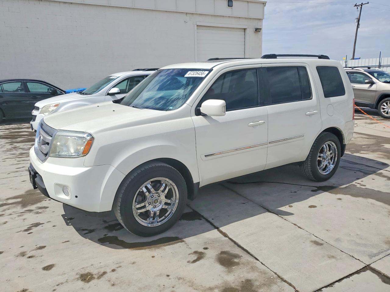 2011 Honda Pilot Touring White vin: 5FNYF4H91BB066475