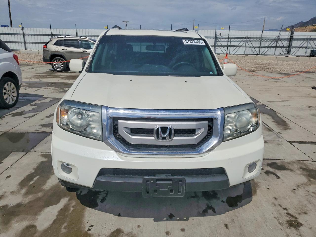 2011 Honda Pilot Touring White vin: 5FNYF4H91BB066475