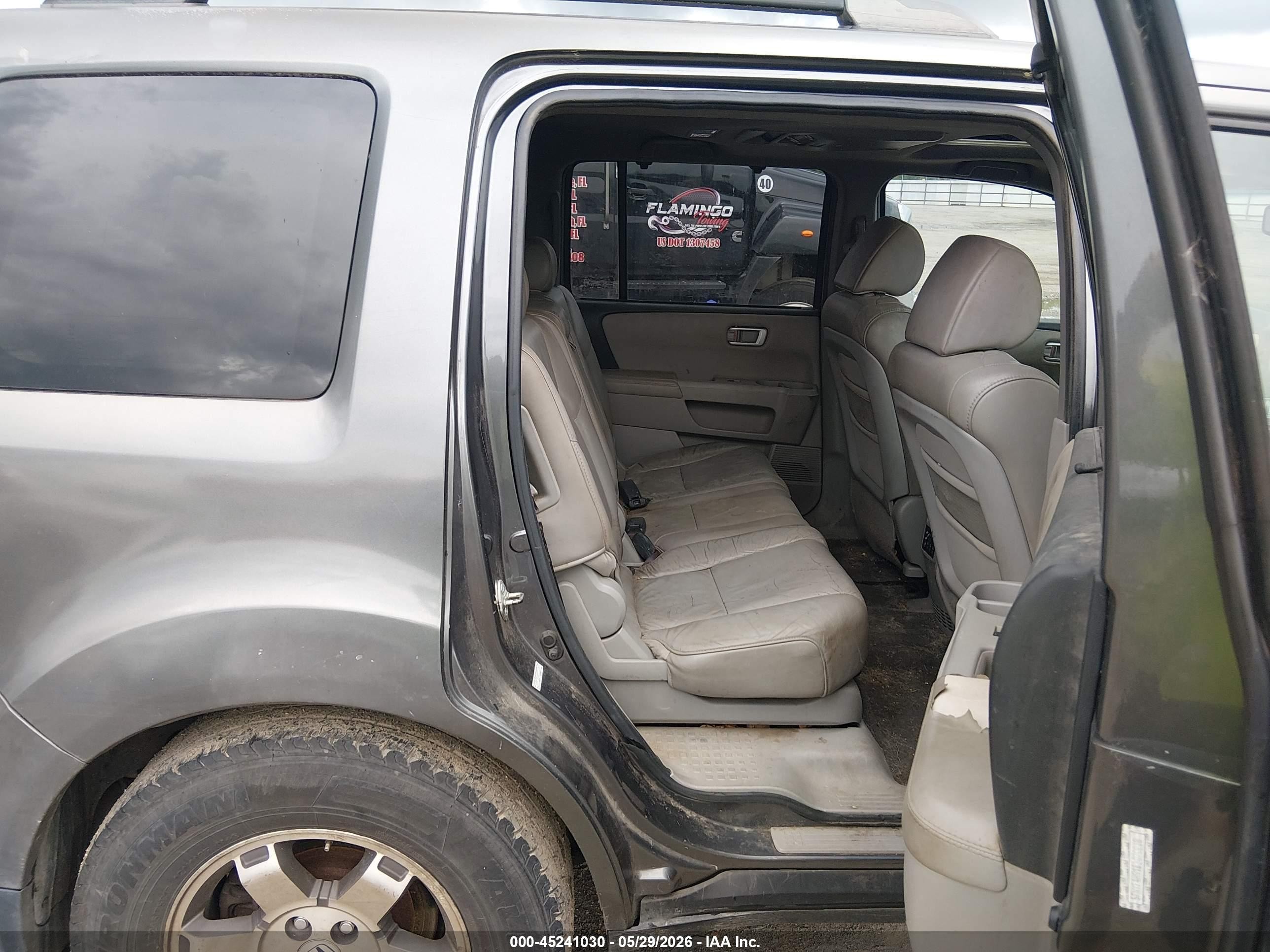 2011 Honda Pilot Touring Gray vin: 5FNYF4H91BB070218