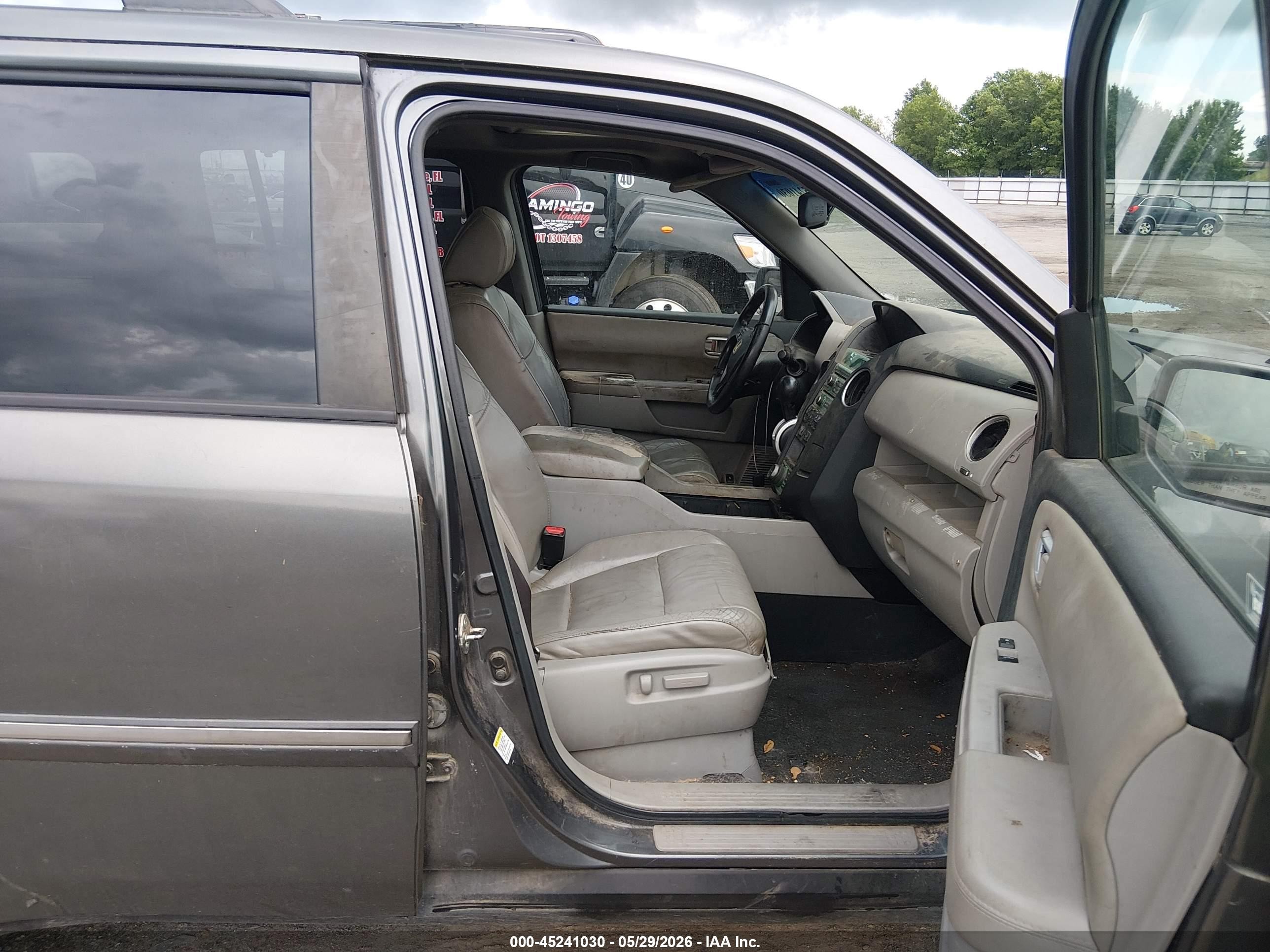2011 Honda Pilot Touring Gray vin: 5FNYF4H91BB070218