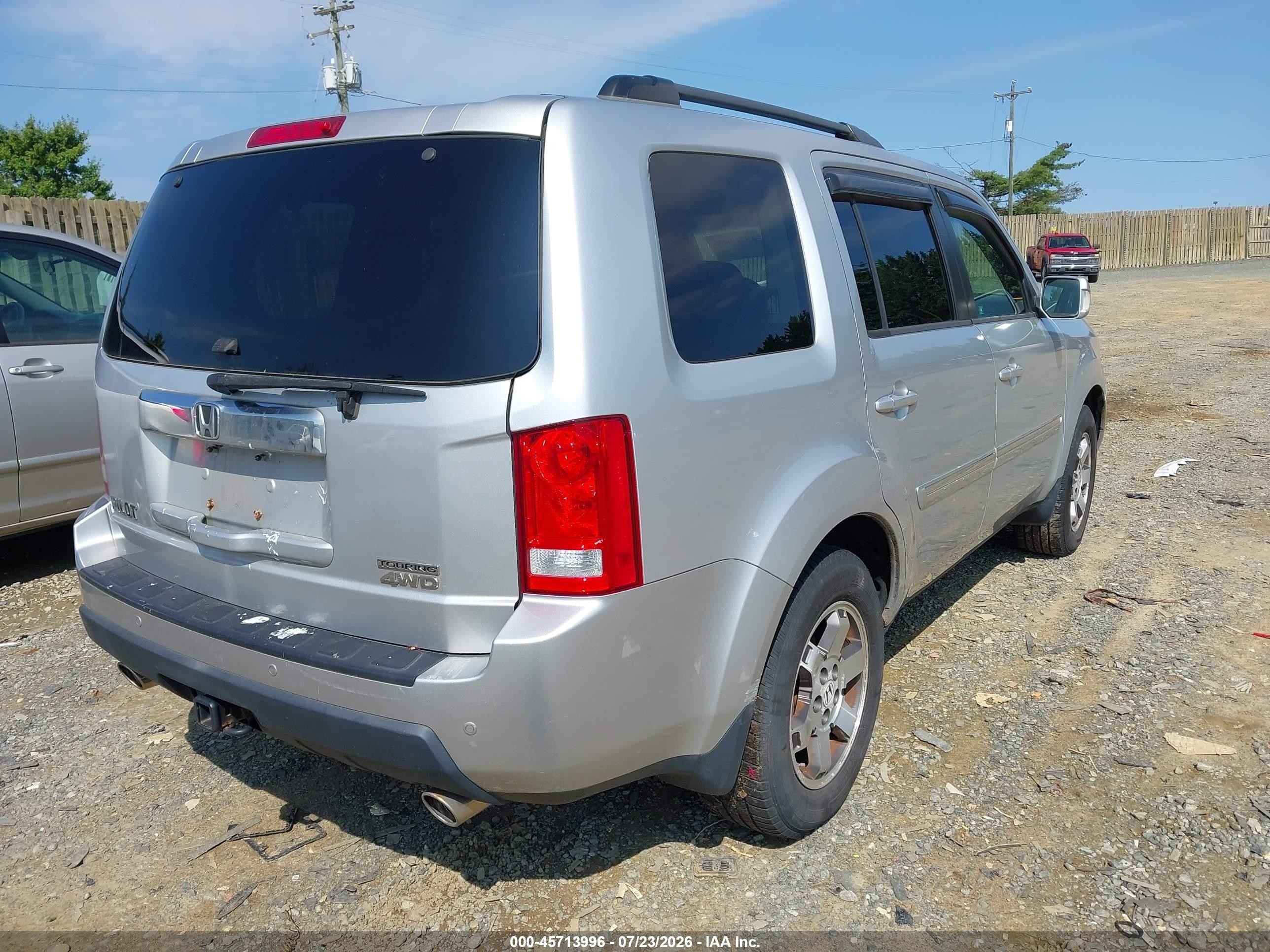 2011 Honda Pilot Touring Silver vin: 5FNYF4H91BB075354