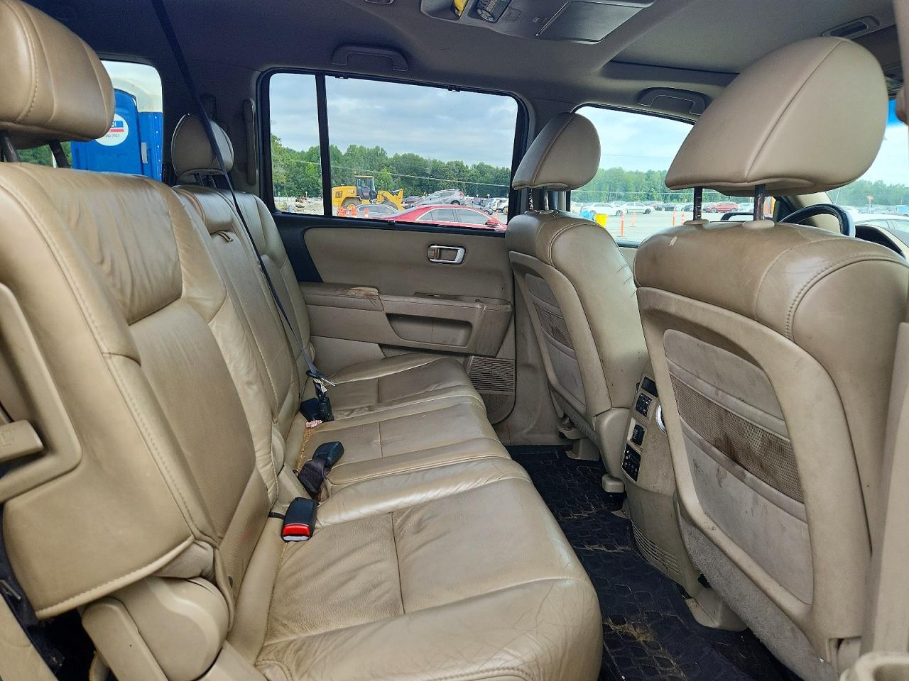 2011 Honda Pilot Touring Burgundy vin: 5FNYF4H91BB095751