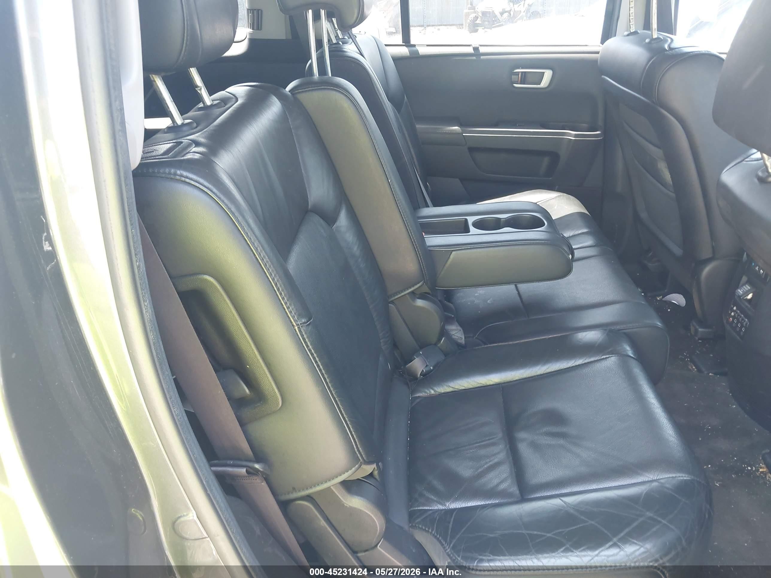 2011 Honda Pilot Touring Gray vin: 5FNYF4H91BB100818