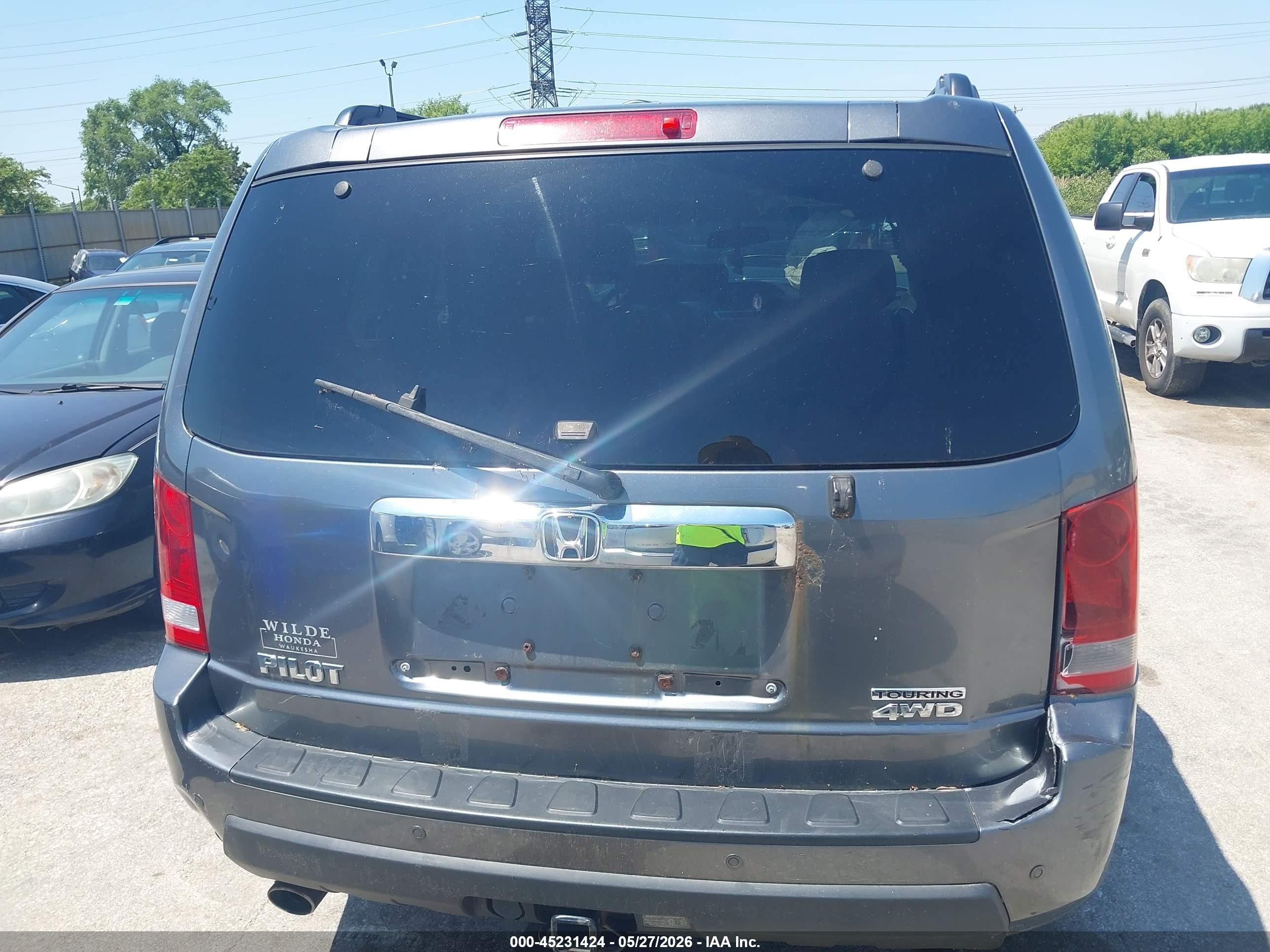 2011 Honda Pilot Touring Gray vin: 5FNYF4H91BB100818