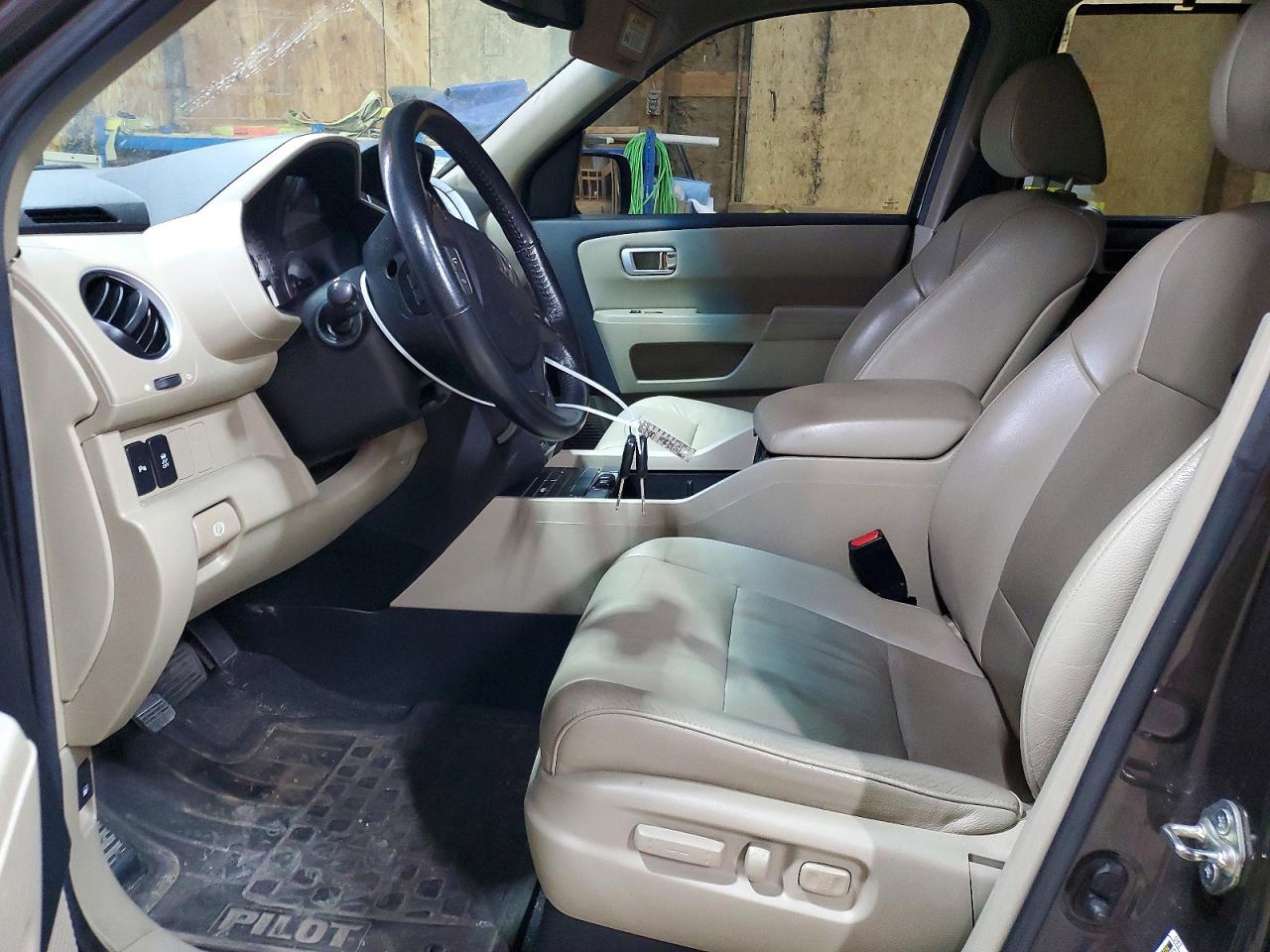 2012 Honda Pilot Touring Black vin: 5FNYF4H91CB058040