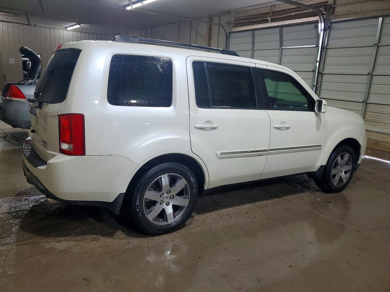 2012 Honda Pilot Touring White vin: 5FNYF4H91CB078885