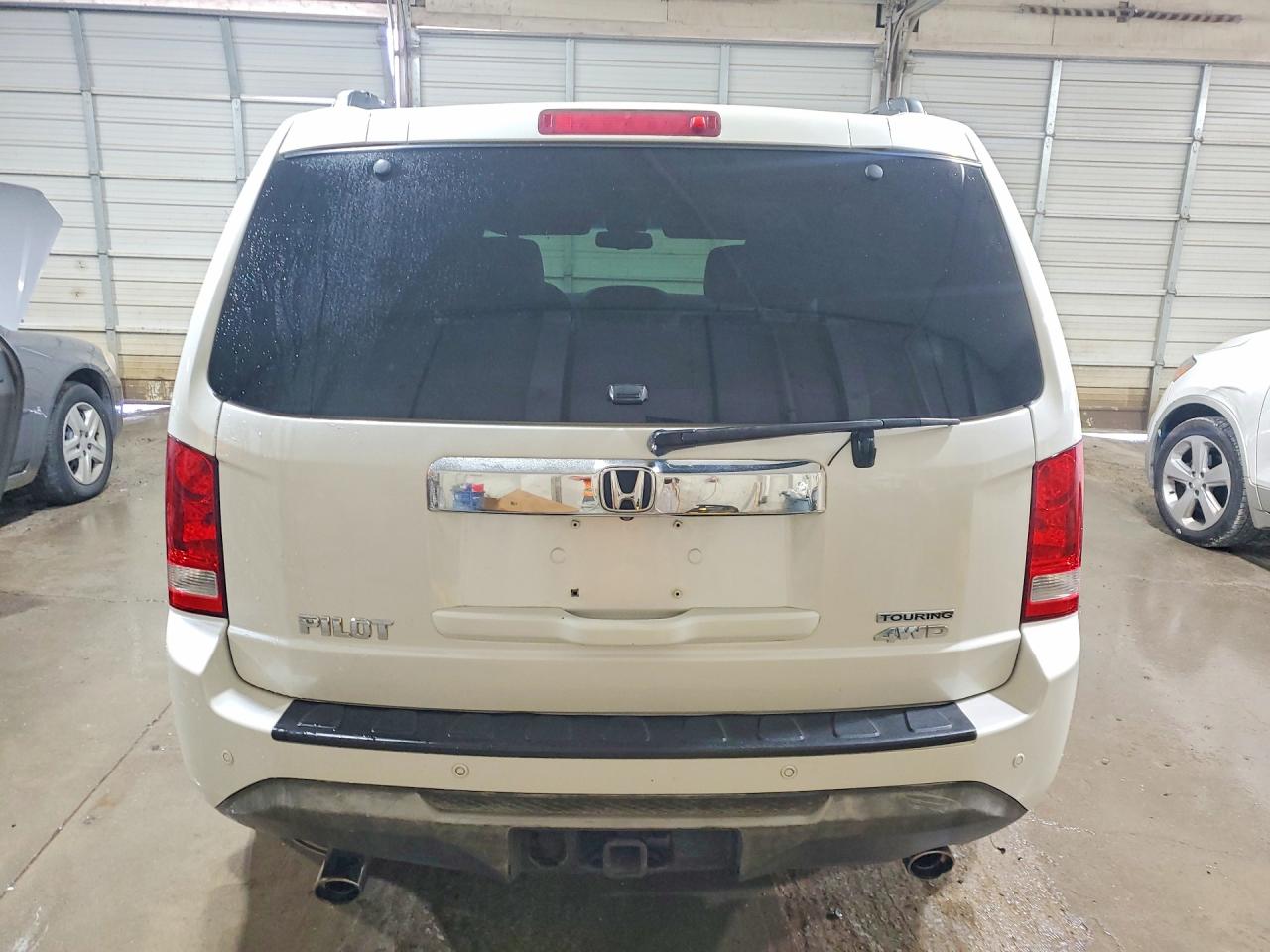 2012 Honda Pilot Touring White vin: 5FNYF4H91CB078885