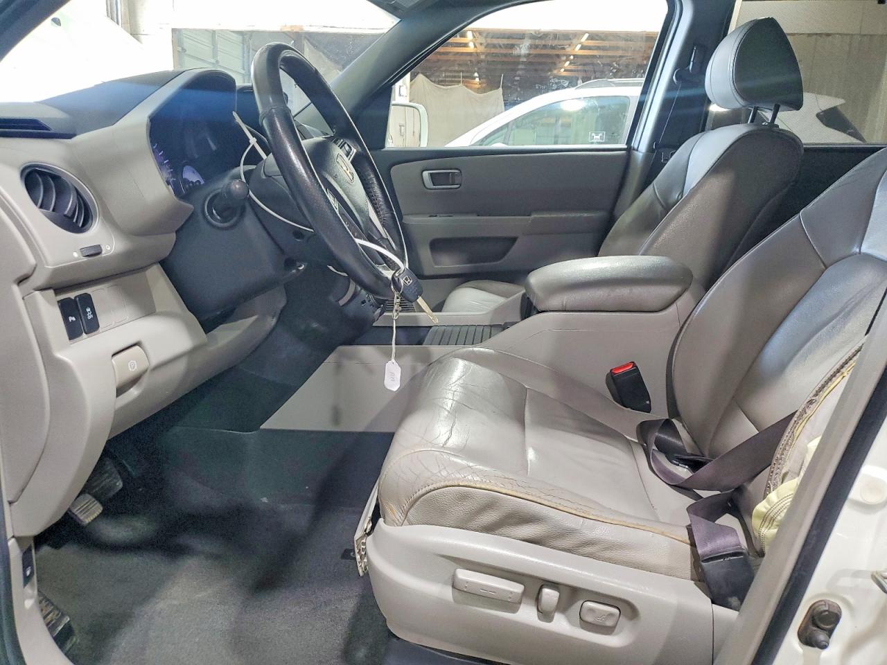 2012 Honda Pilot Touring White vin: 5FNYF4H91CB078885