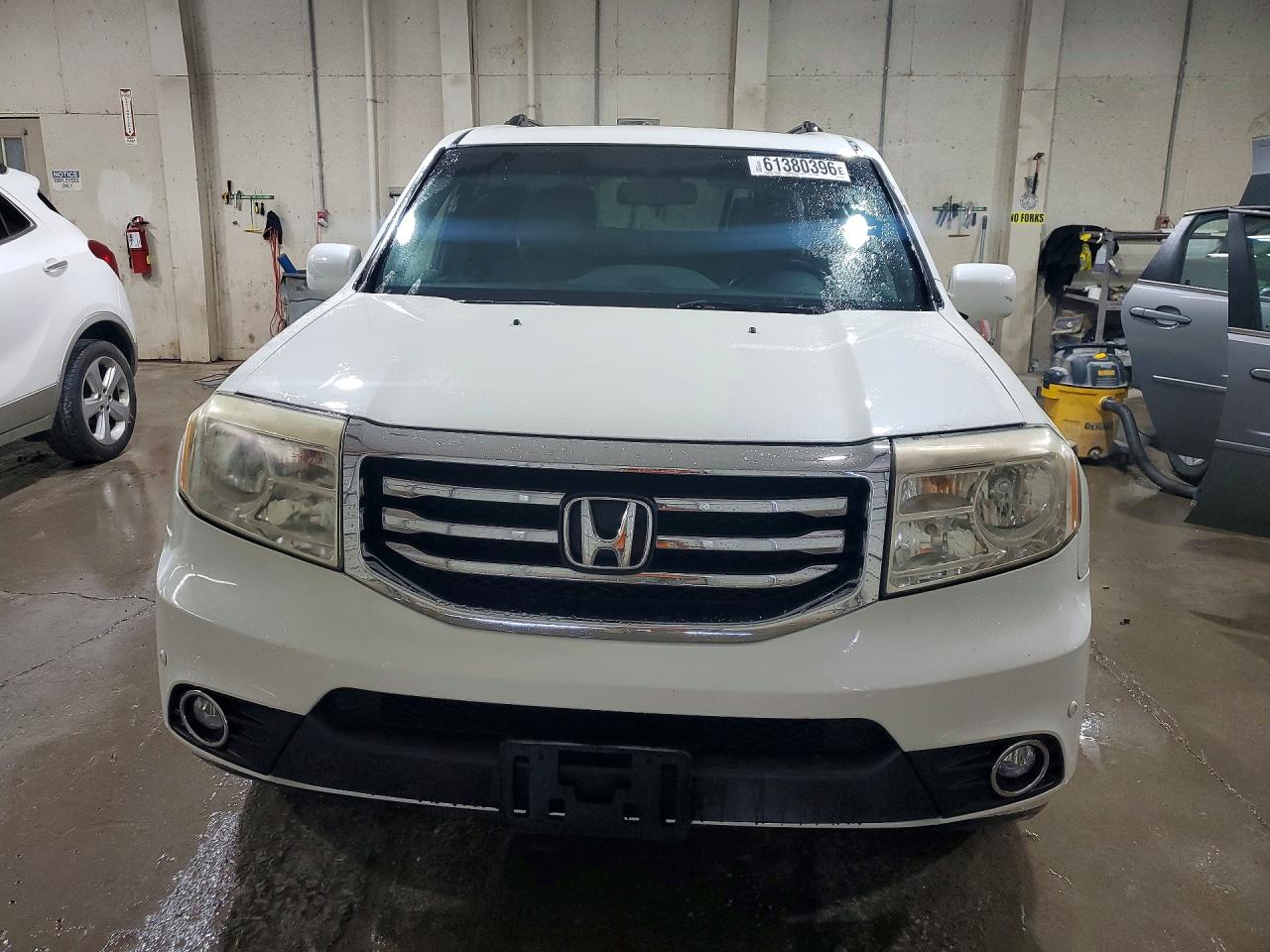 2012 Honda Pilot Touring White vin: 5FNYF4H91CB078885