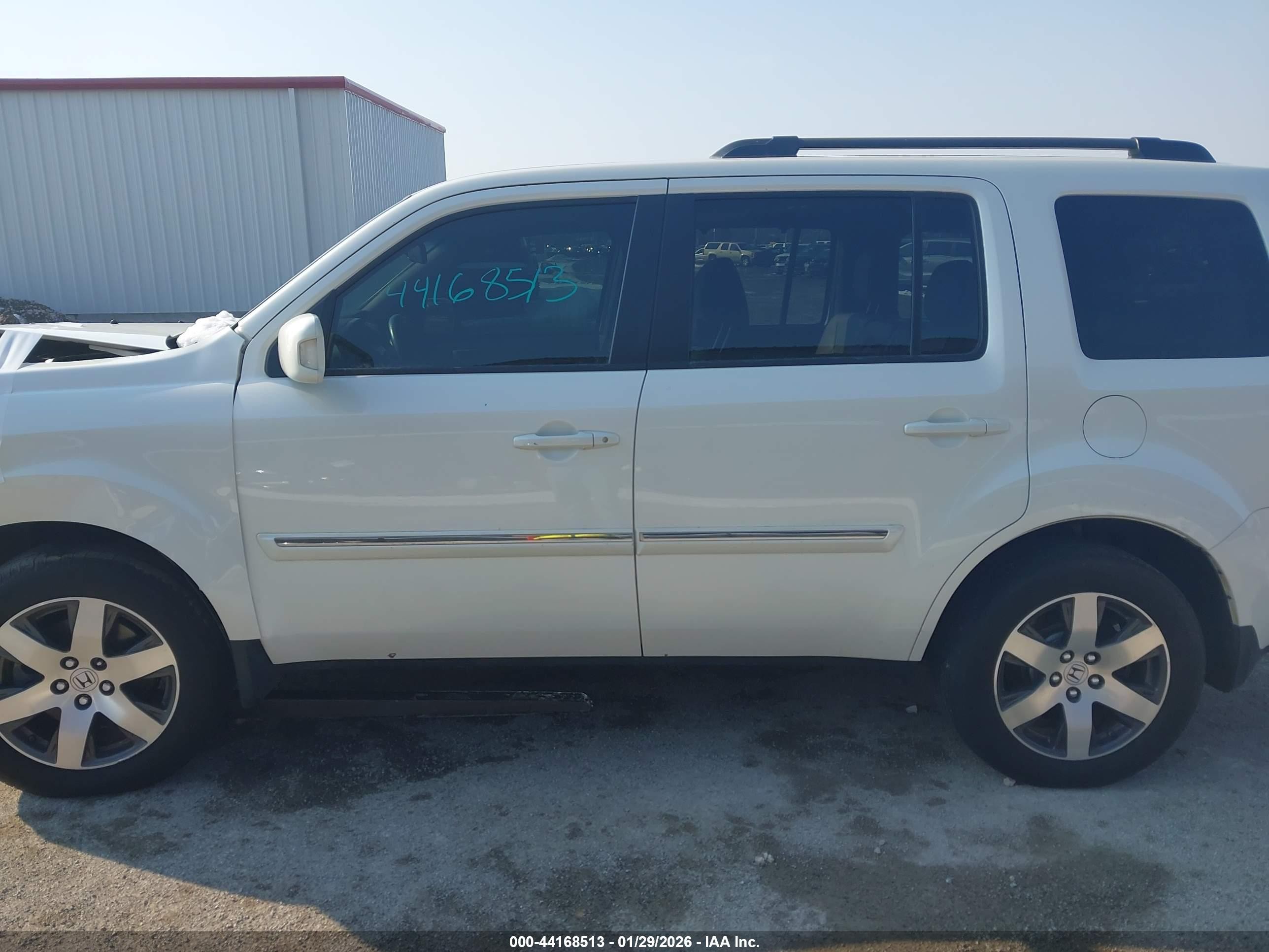 2012 Honda Pilot Touring White vin: 5FNYF4H91CB080426