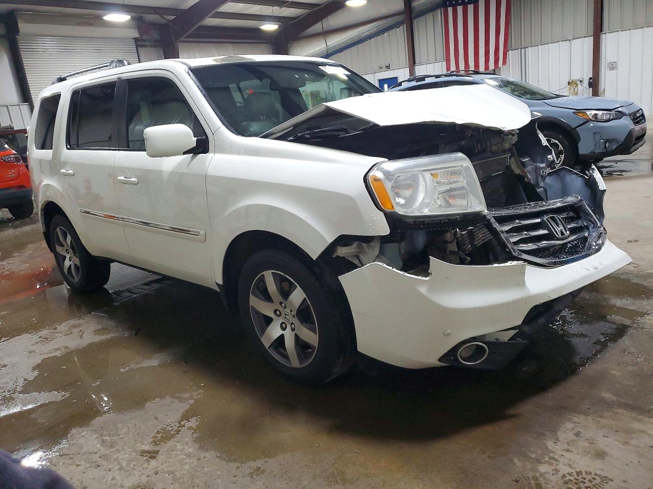 2013 Honda Pilot Touring White vin: 5FNYF4H91DB001872