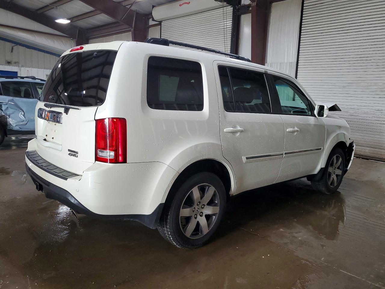 2013 Honda Pilot Touring White vin: 5FNYF4H91DB001872