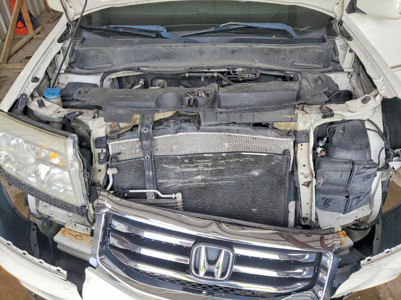 2013 Honda Pilot Touring White vin: 5FNYF4H91DB001872