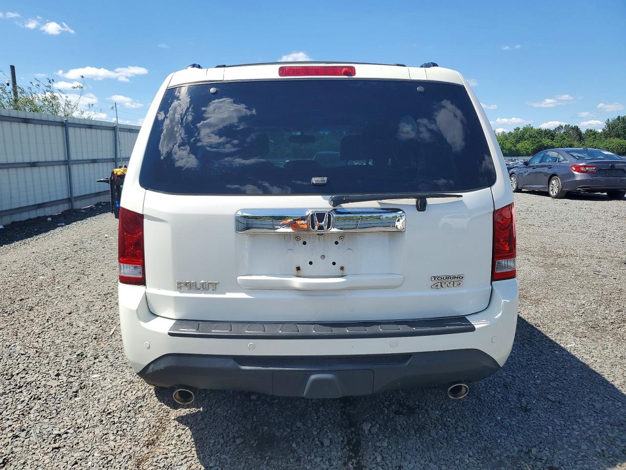 2013 Honda Pilot Touring White vin: 5FNYF4H91DB029476