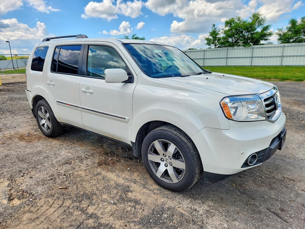 2013 Honda Pilot Touring White vin: 5FNYF4H91DB032376