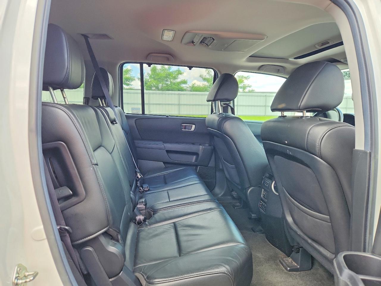 2013 Honda Pilot Touring White vin: 5FNYF4H91DB032376