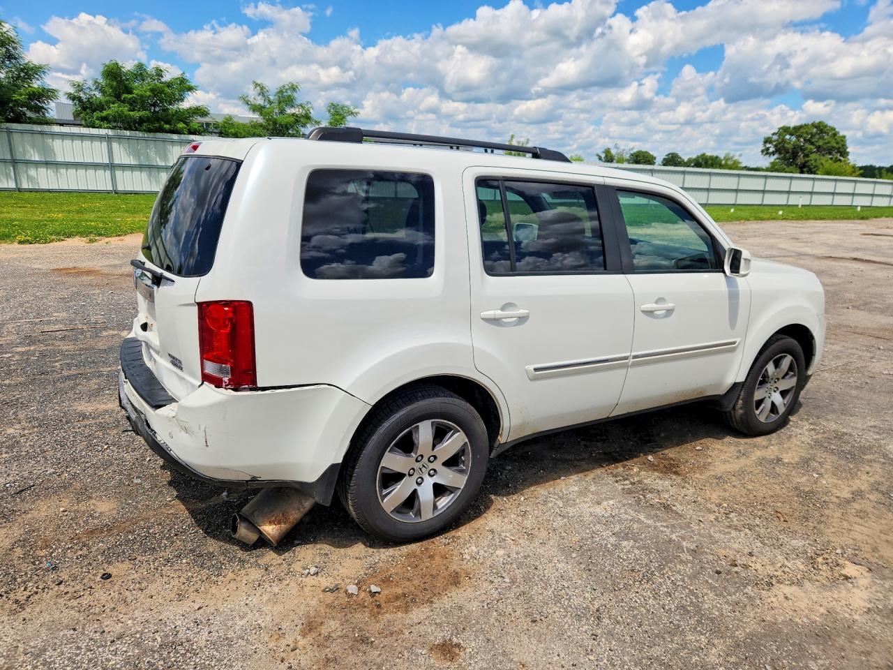 2013 Honda Pilot Touring White vin: 5FNYF4H91DB032376