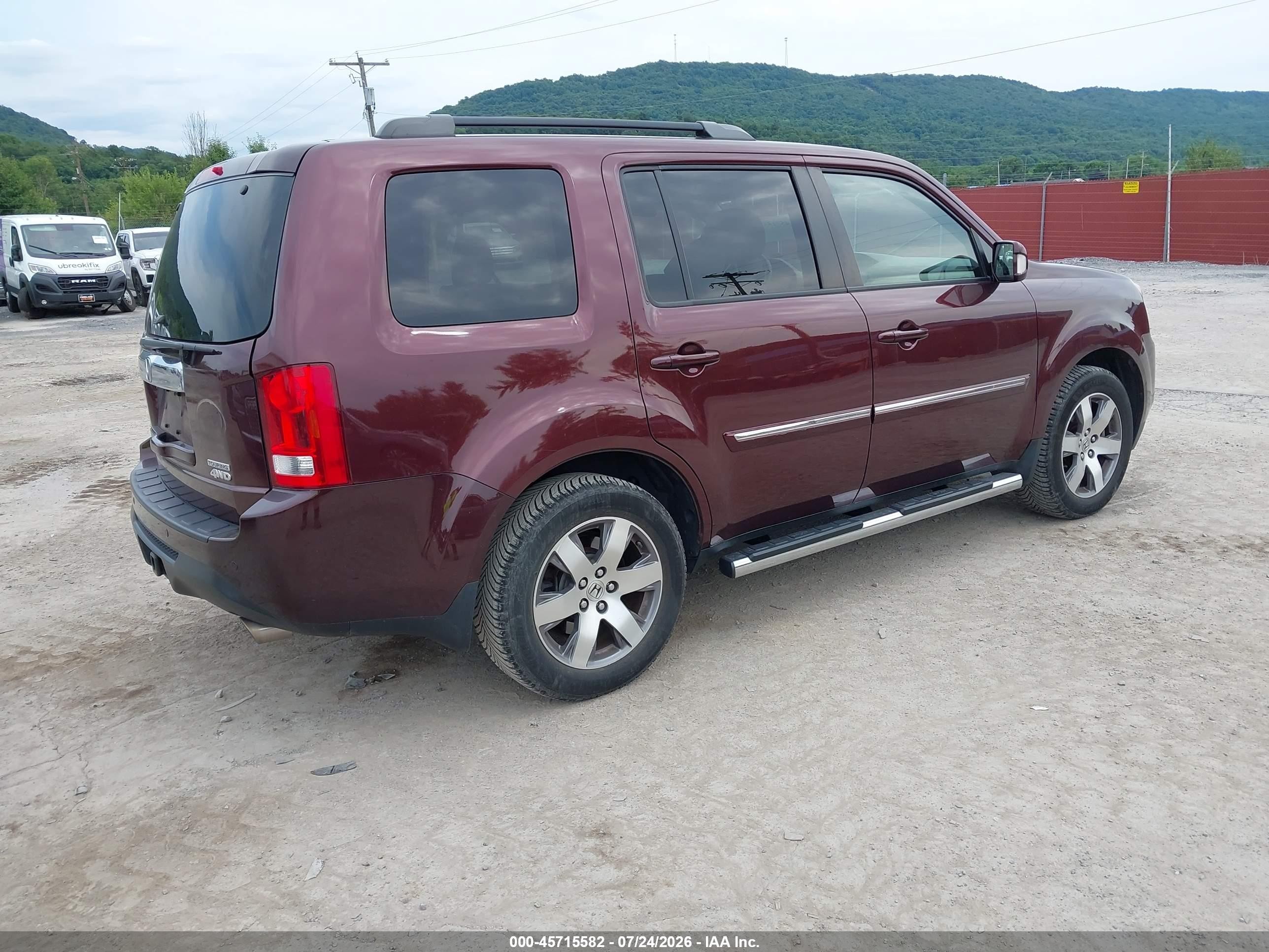 2013 Honda Pilot Touring Burgundy vin: 5FNYF4H91DB034726