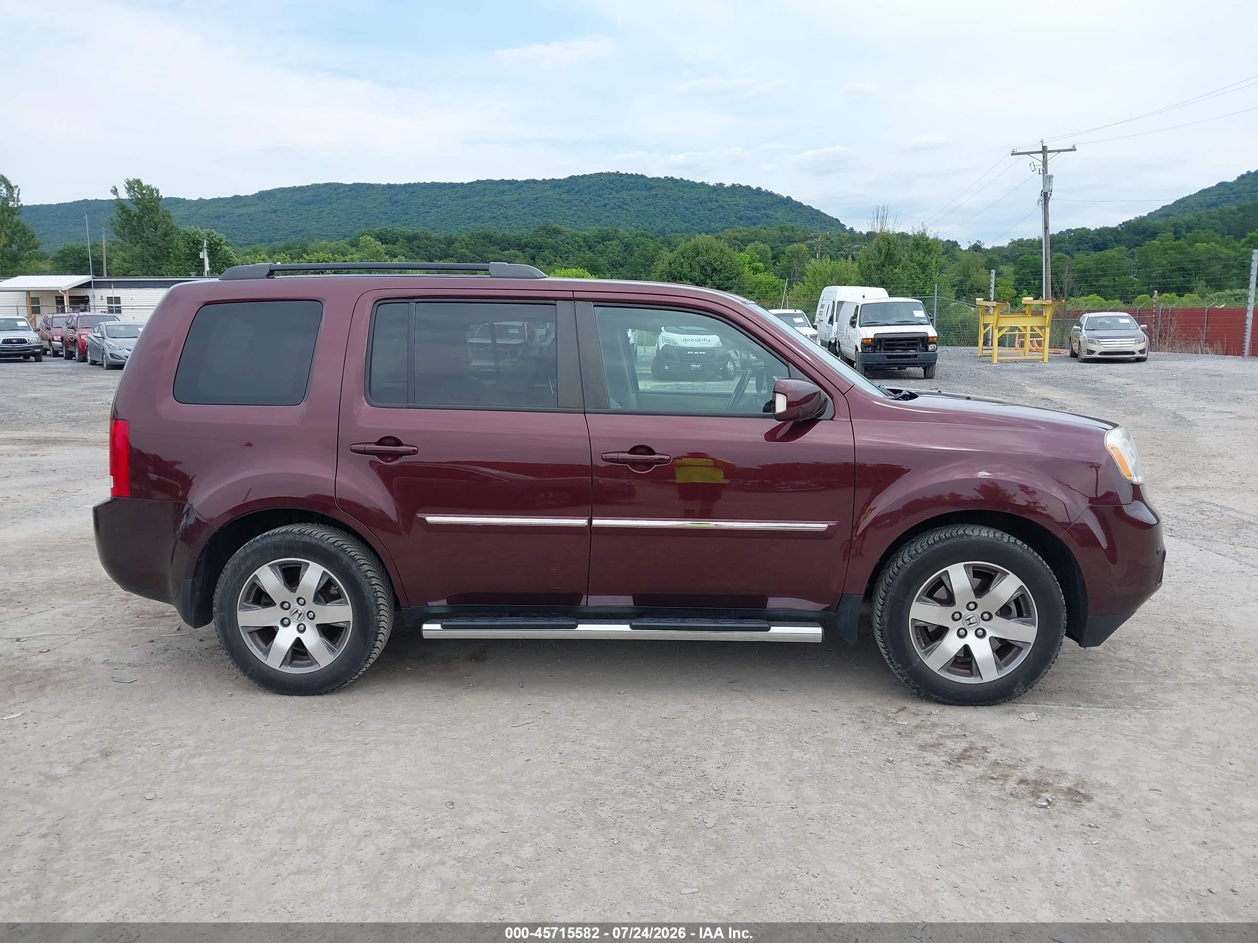 2013 Honda Pilot Touring Burgundy vin: 5FNYF4H91DB034726